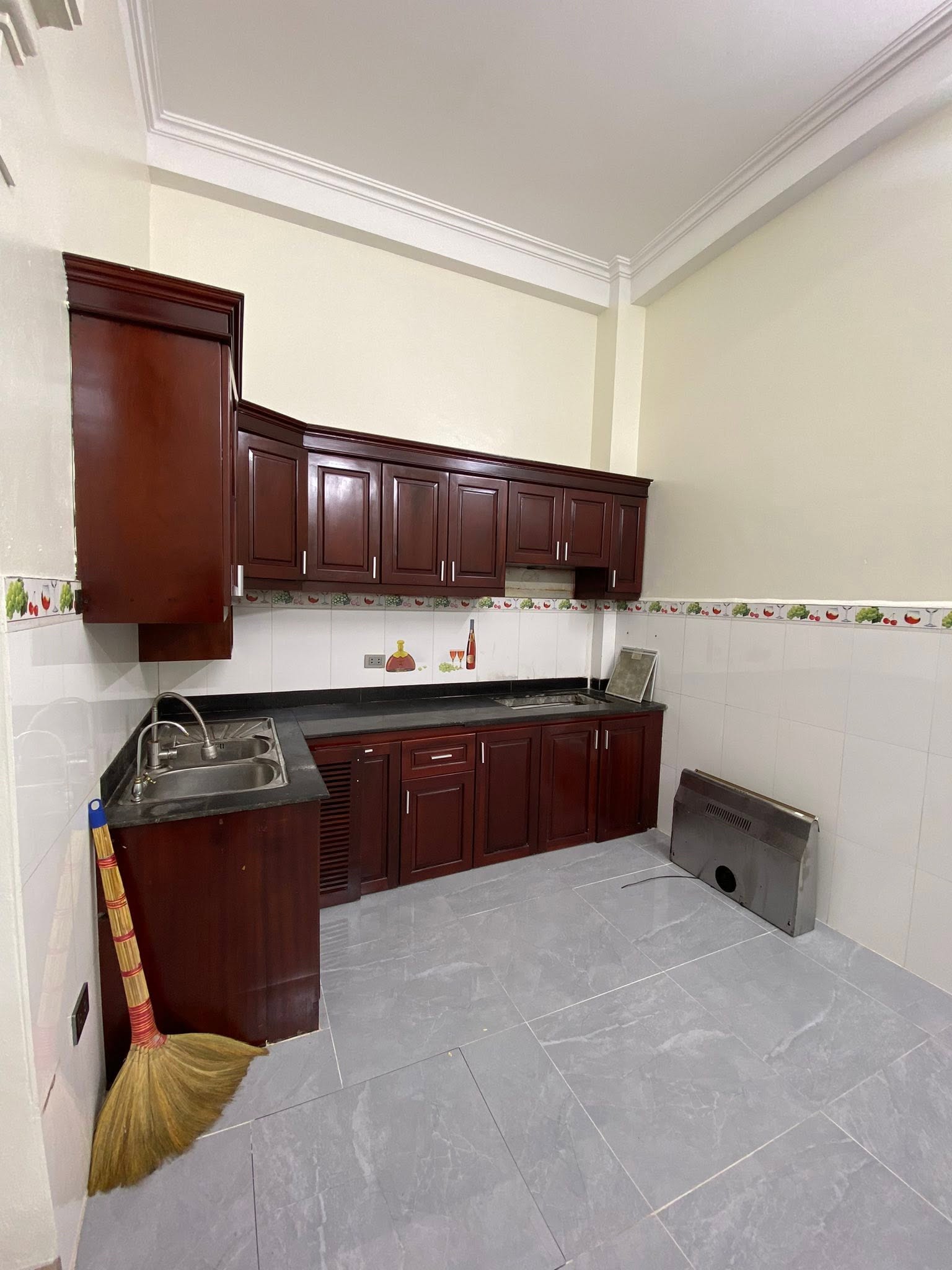 💥Ô tô tránh Trung Kính, 1 nhà ra phố 42/50m 4T Kinh doanh, 25.9 tỷ-3