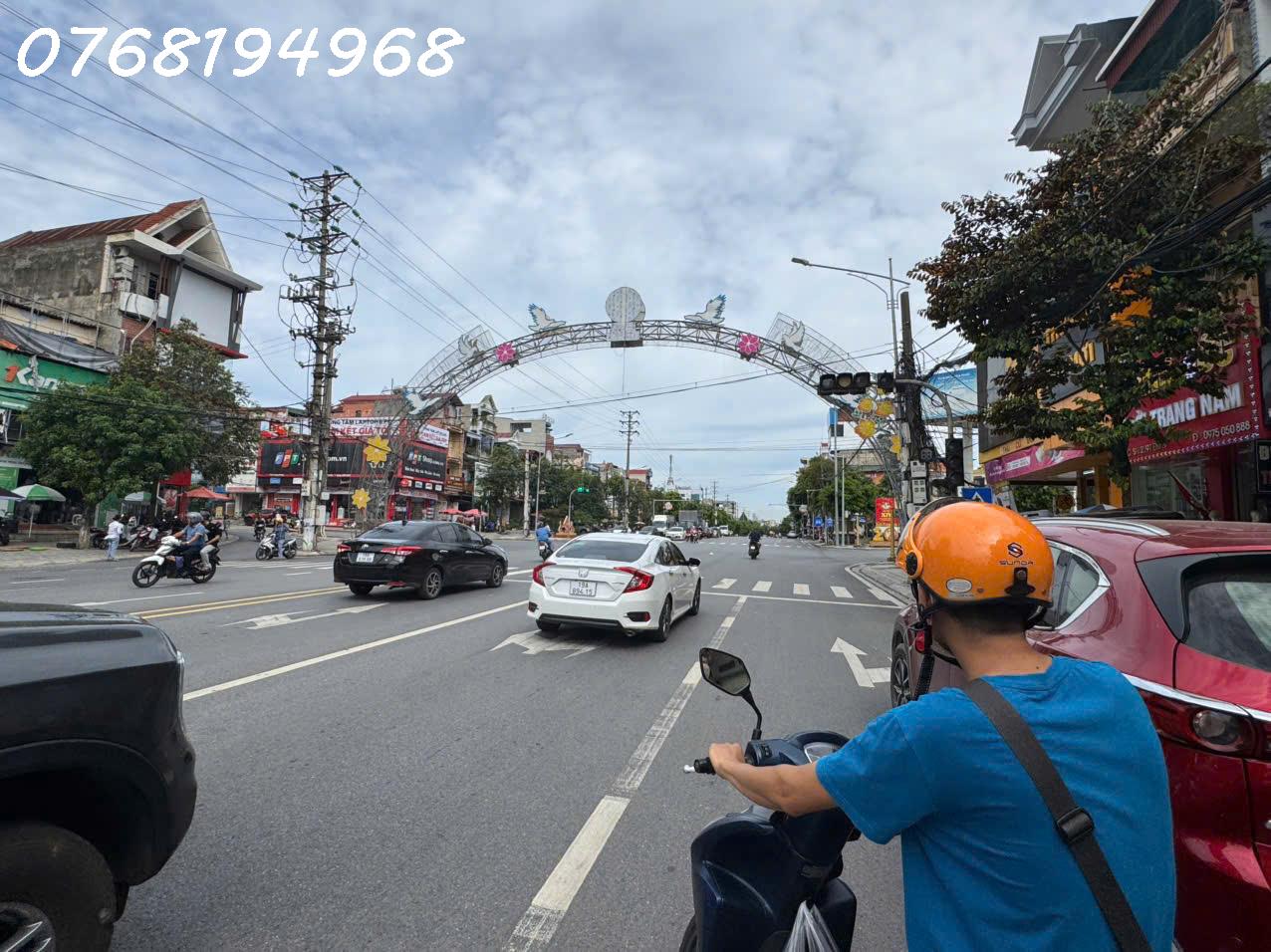 BÁN NHÀ MẶT ĐƯỜNG ĐẠI LỘ HÙNG VƯƠNG ( Đoạn rốc rệt ) PHƯỜNG NÔNG TRANG, TP. VIỆT TRÌ . LH 0768194968-3