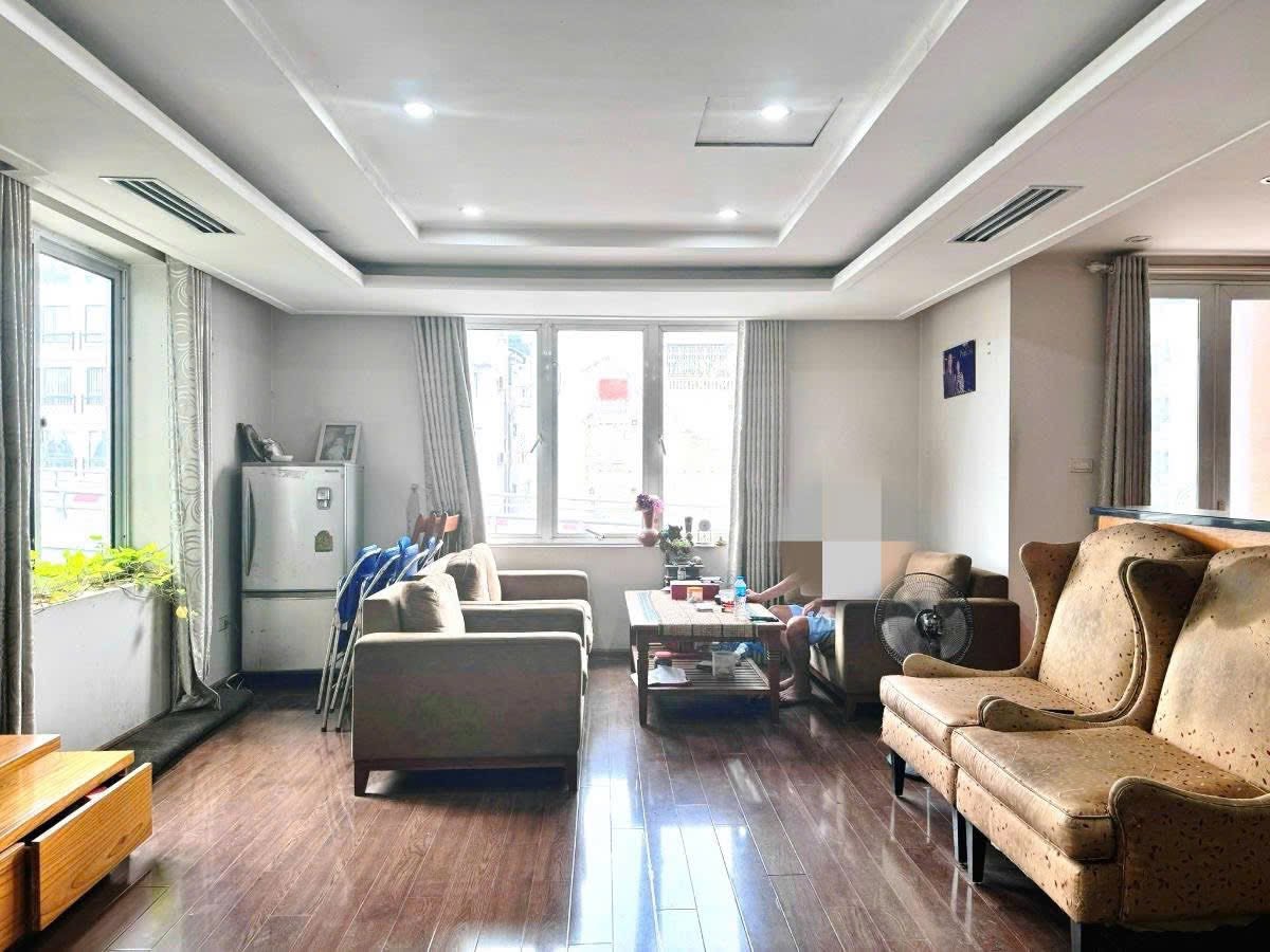 Hạ chào 3 tỉ! Chính chủ cần bán gấp nhà mặt phố Khâm Thiên, 90m2, 5 tầng, mặt tiền 4.2m, 45 tỷ, KD