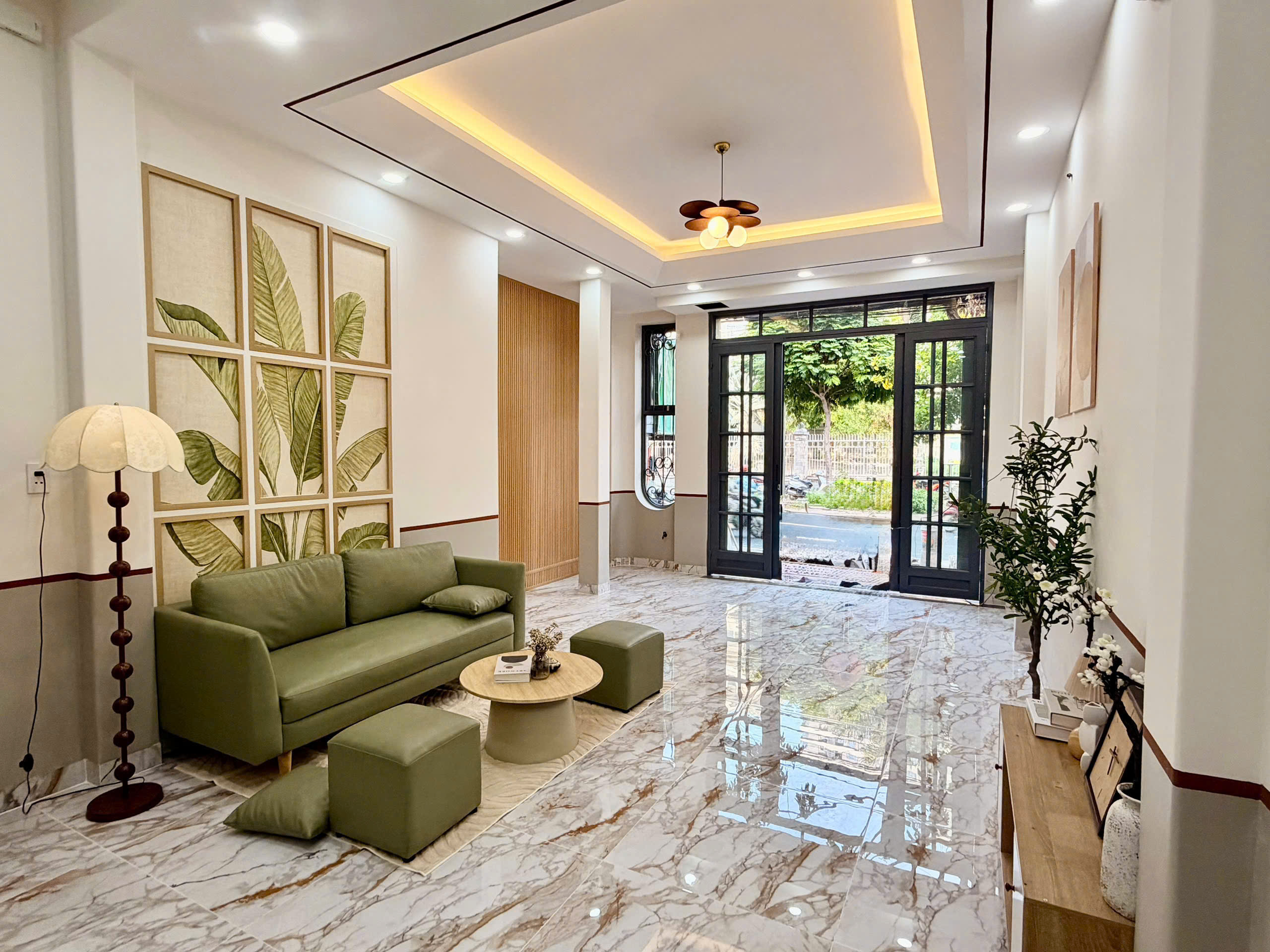 Nhà mới 4 tầng mặt tiền đường Hưng Phú P8Q8. Giá: 11.2 tỷ