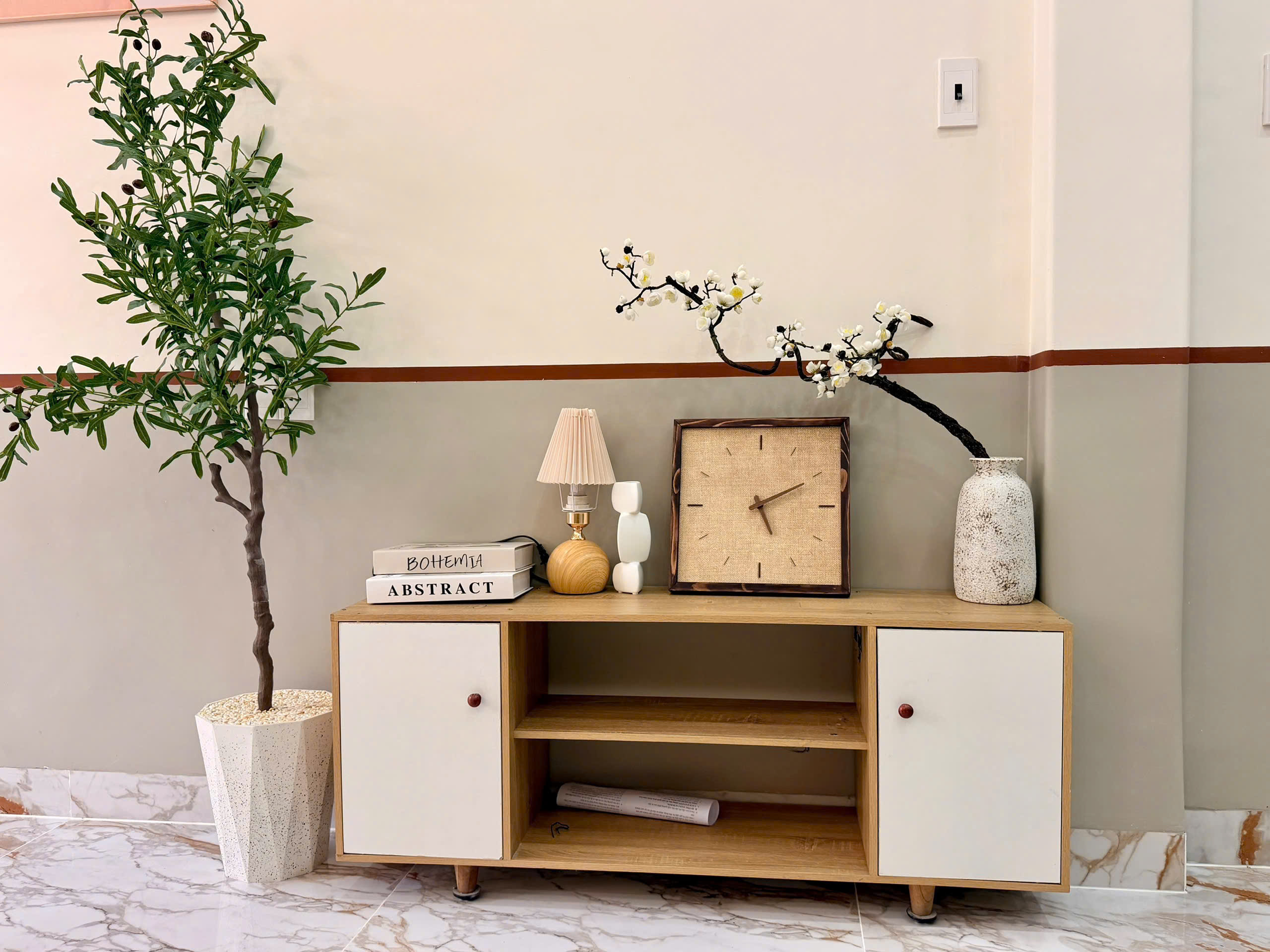 Nhà mới 4 tầng mặt tiền đường Hưng Phú P8Q8. Giá: 11.2 tỷ