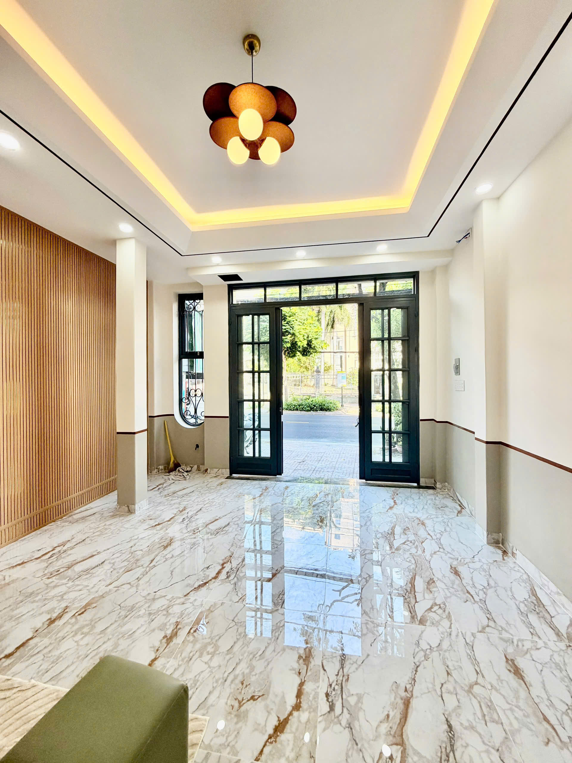 Nhà mới 4 tầng mặt tiền đường Hưng Phú P8Q8. Giá: 11.2 tỷ-3
