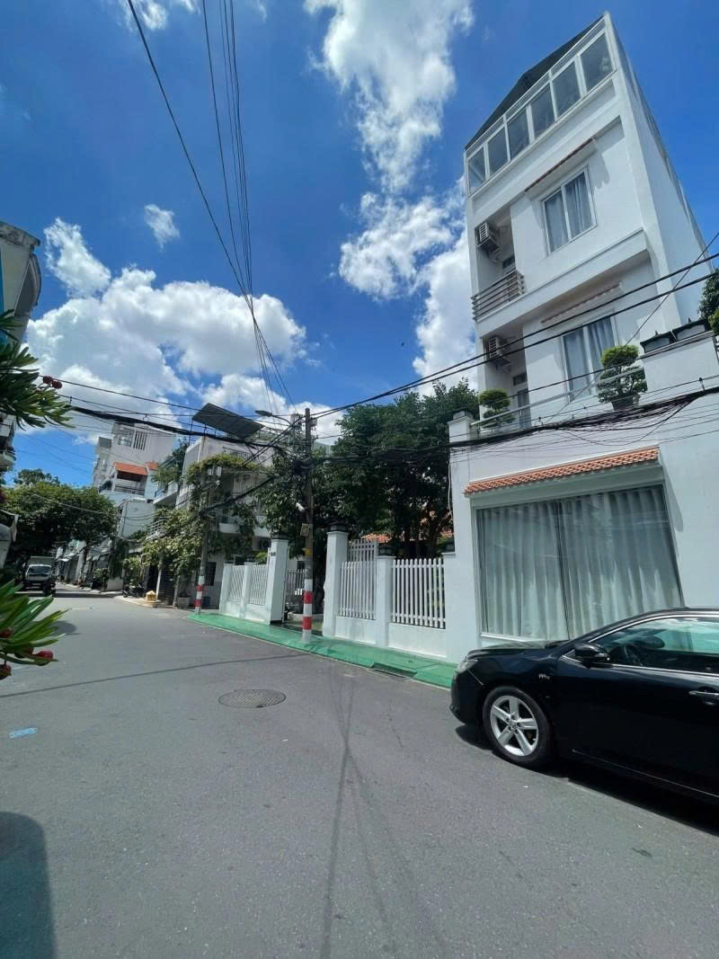 Bán Nhà Cấp 4 - 2 Mặt tiền Hẻm 10m Huỳnh Văn Nghệ, 12x17m, tiện xây + Phân Lô, chỉ 29,9 Tỷ.