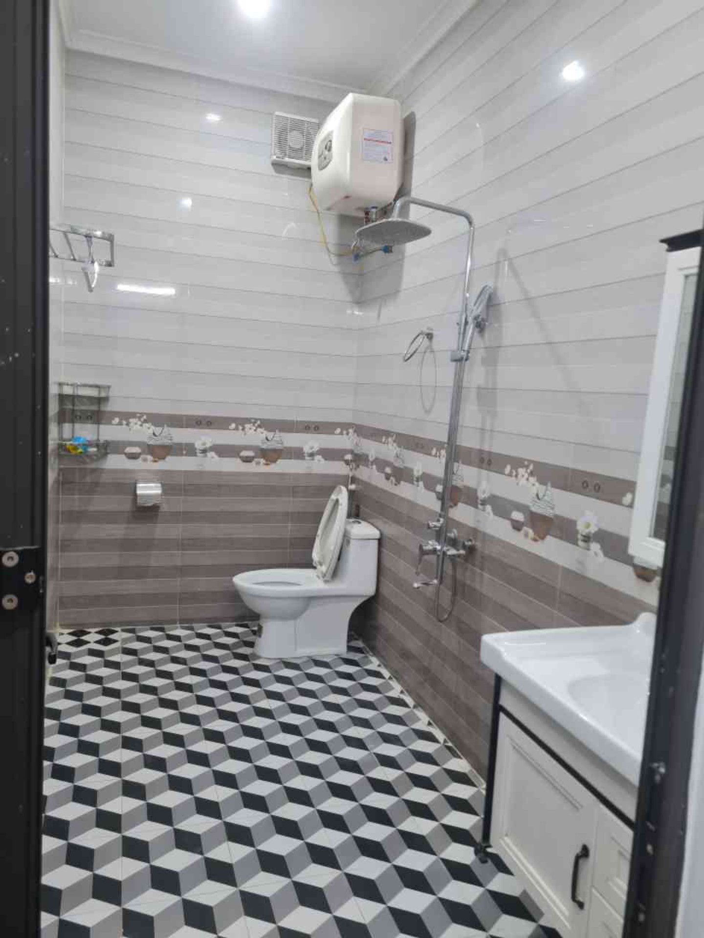Nhà mới phố Mai Trung Thứ - 59m², thiết kế hiện đại, nội thất cao cấp.-3