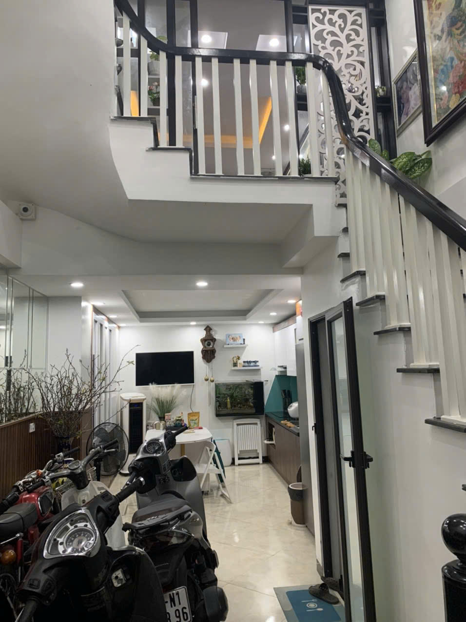 BÁN NHÀ 5 TẦNG VỊ TRÍ ĐẸP – THẠCH BÀN, LONG BIÊN – ĐÃ LẮP ĐIỆN NĂNG LƯỢNG MẶT TRỜI – SỔ ĐỎ CHÍNH CHỦ-3