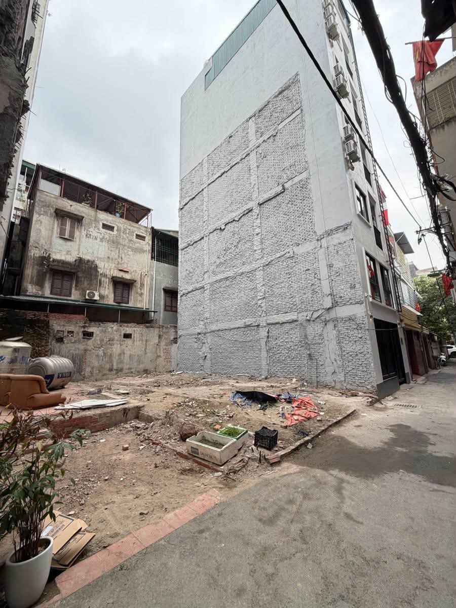 Bán đất xây nhà Ngọc Lâm 10 tỷ 60m mặt tiền 6m Long Biên