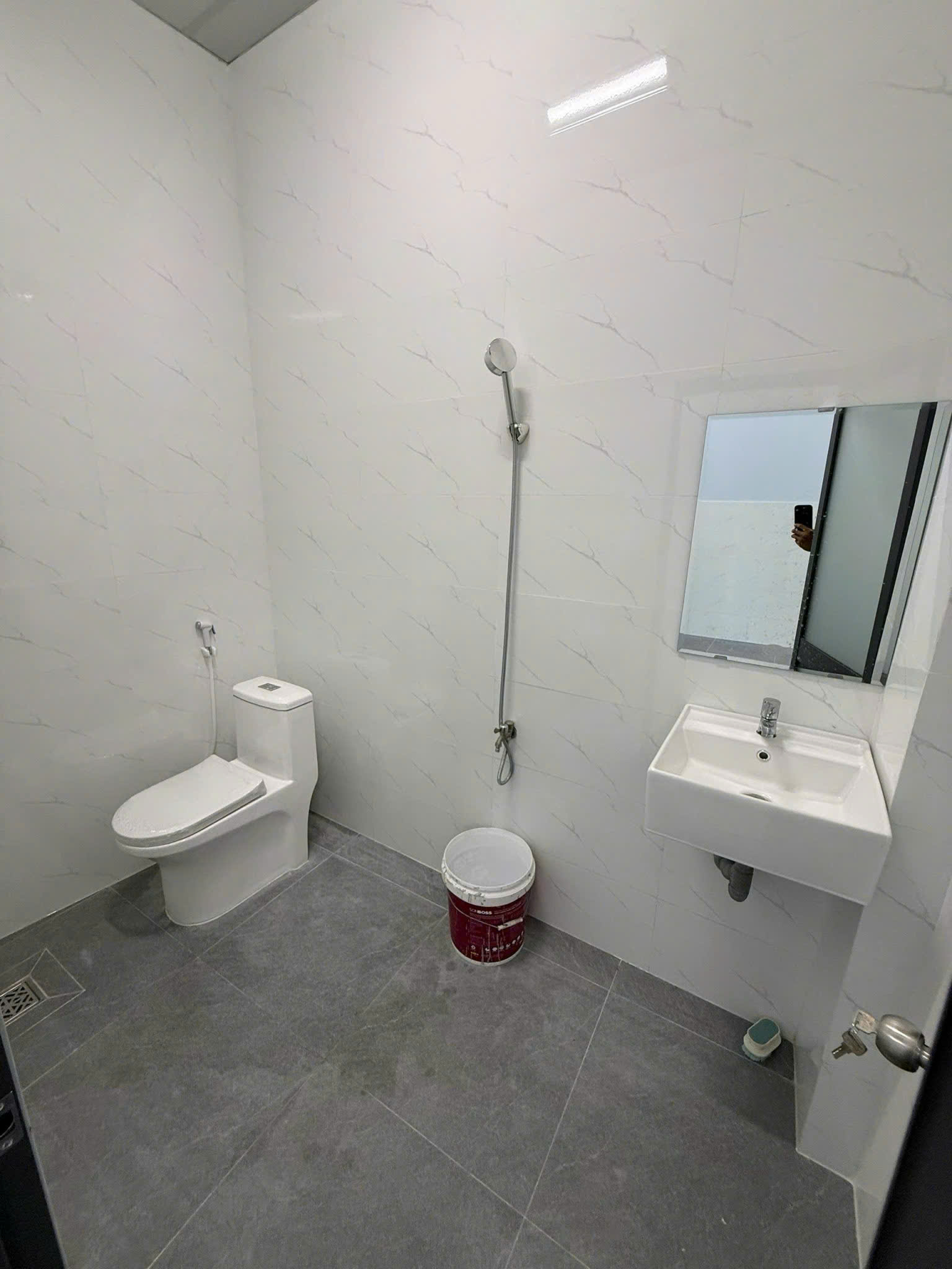 CHO THUÊ NHÀ MẶT TIỀN QUỐC LỘ 50 – BÌNH HƯNG, TP. HCM – NHÀ MỚI XÂY 100%, VÀO Ở NGAY