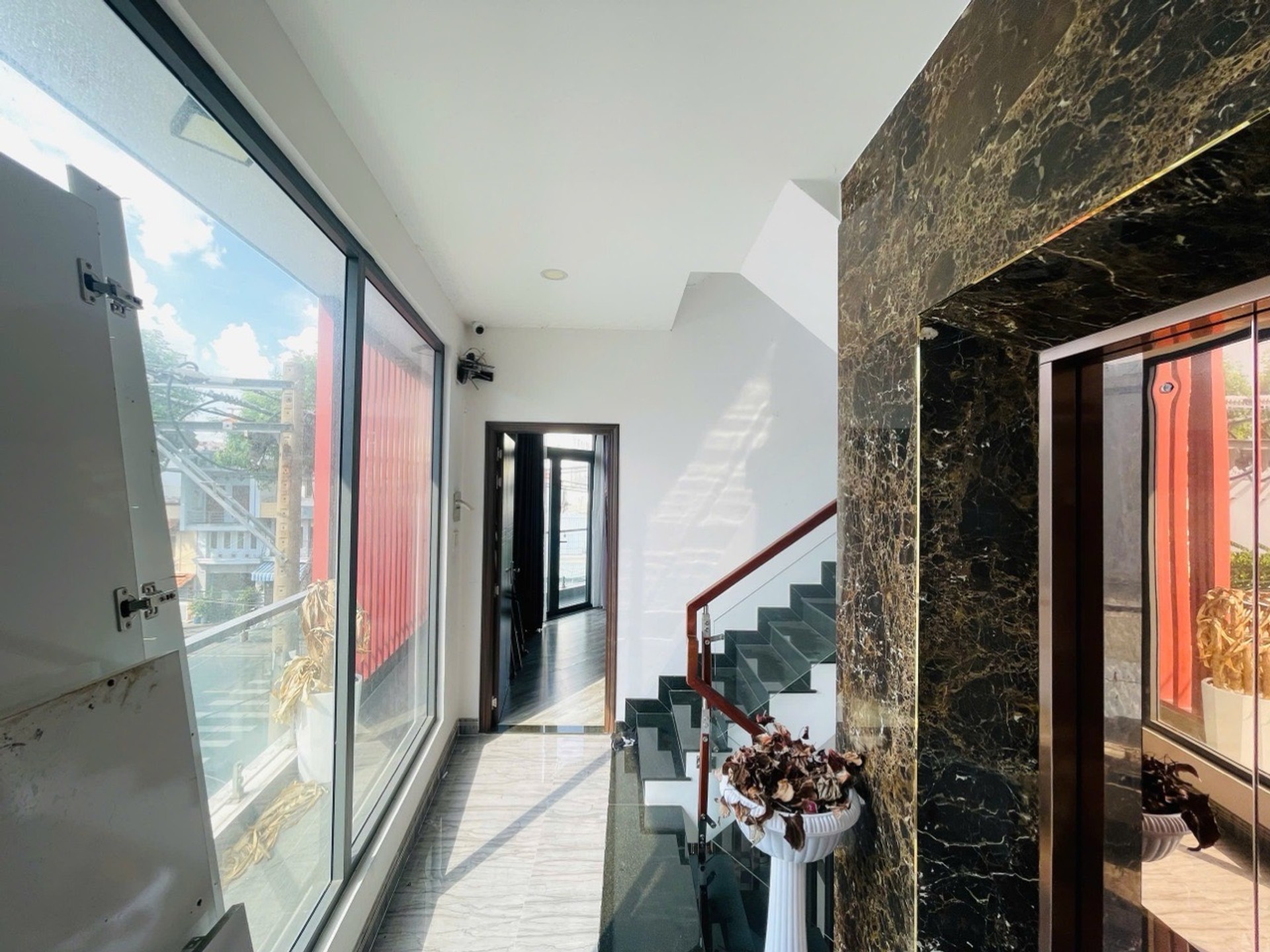 Bán nhà mặt tiền 7 tầng, giáp Quận 5, đường Nguyễn Quyền, căn góc kinh doanh cực đỉnh