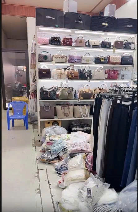 Do chồng e chuyển đổi công tác về Nam Định nên e muốn sang nhượng lại cửa hàng quần áo, túi xách.-4