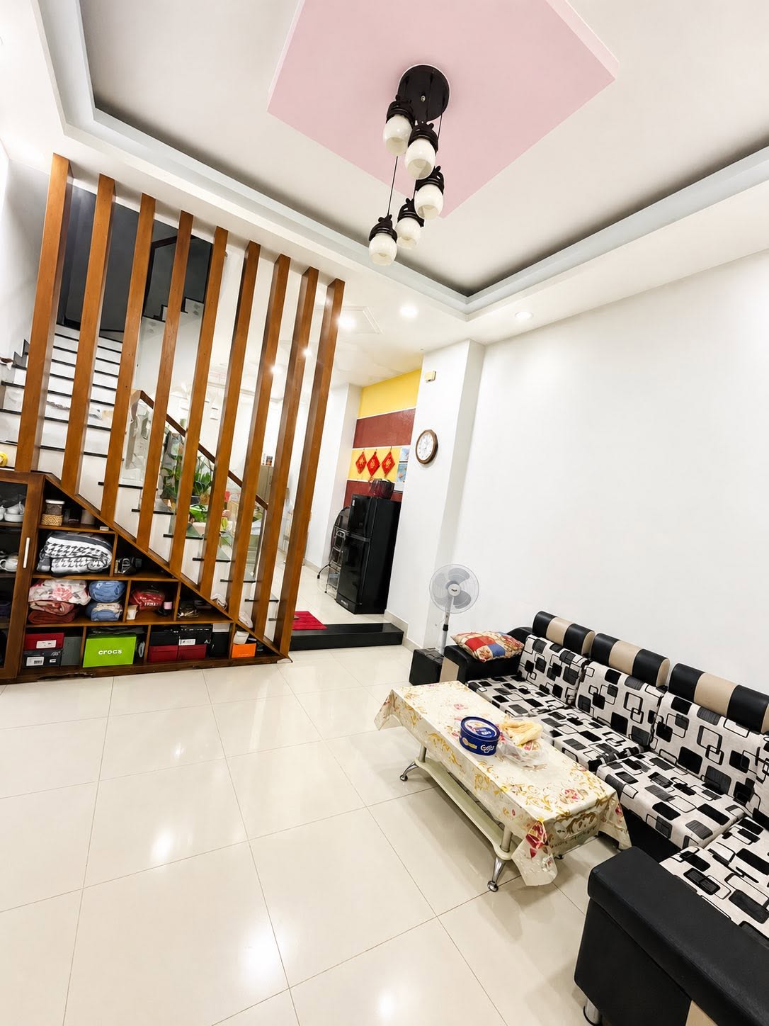 Bán nhà gần Aeon Mall Tân Phú, 63m², ngang 4.5m nở hậu, nhà đẹp 3 tầng có dòng tiền