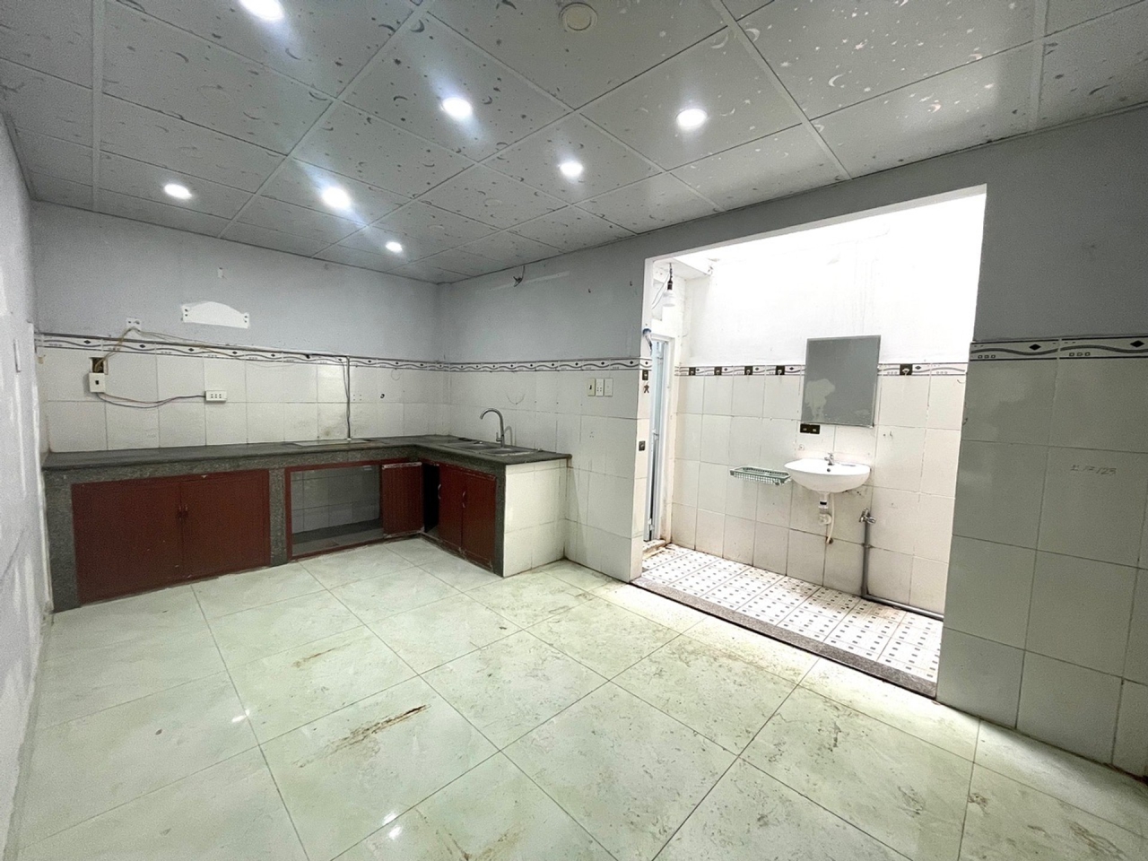 [KH028*] Cơ hội đầu tư CHDV ngang 5m bề thế sát Emart Phan Huy Ích, 5.x tỷ