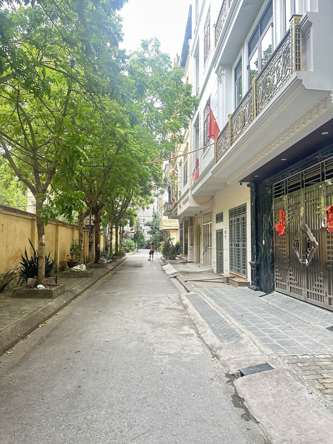 Bán nhà lĩnh nam 5 tầng dân xây phân lô vip ô tô chạy vòng quanh hoàng mai-4