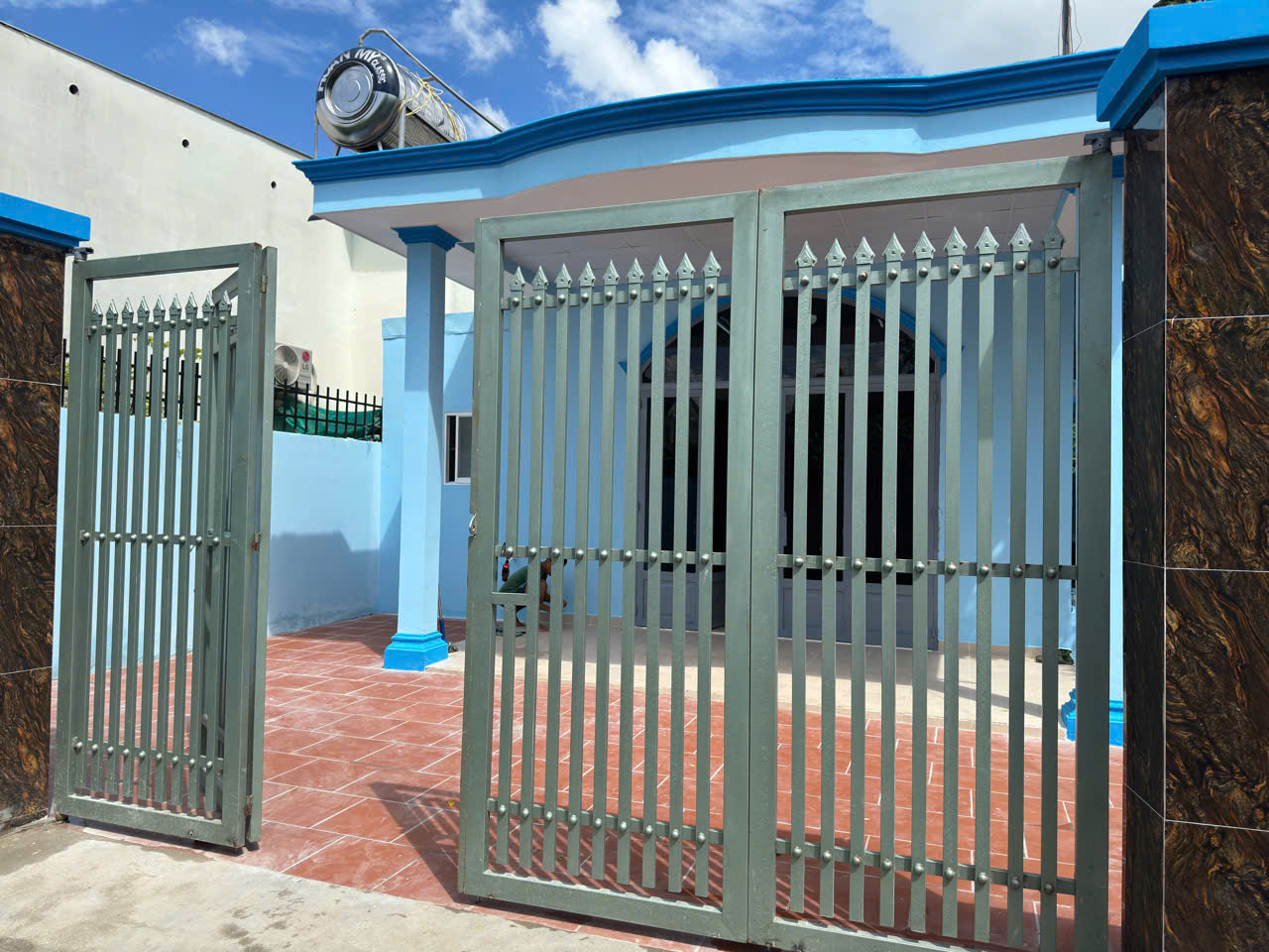 CHO THUÊ 02 CĂN NHÀ NGUYÊN CĂN MỚI XÂY – CÙNG MỘT VỊ TRÍ, TÁCH RIÊNG HOÀN TOÀN