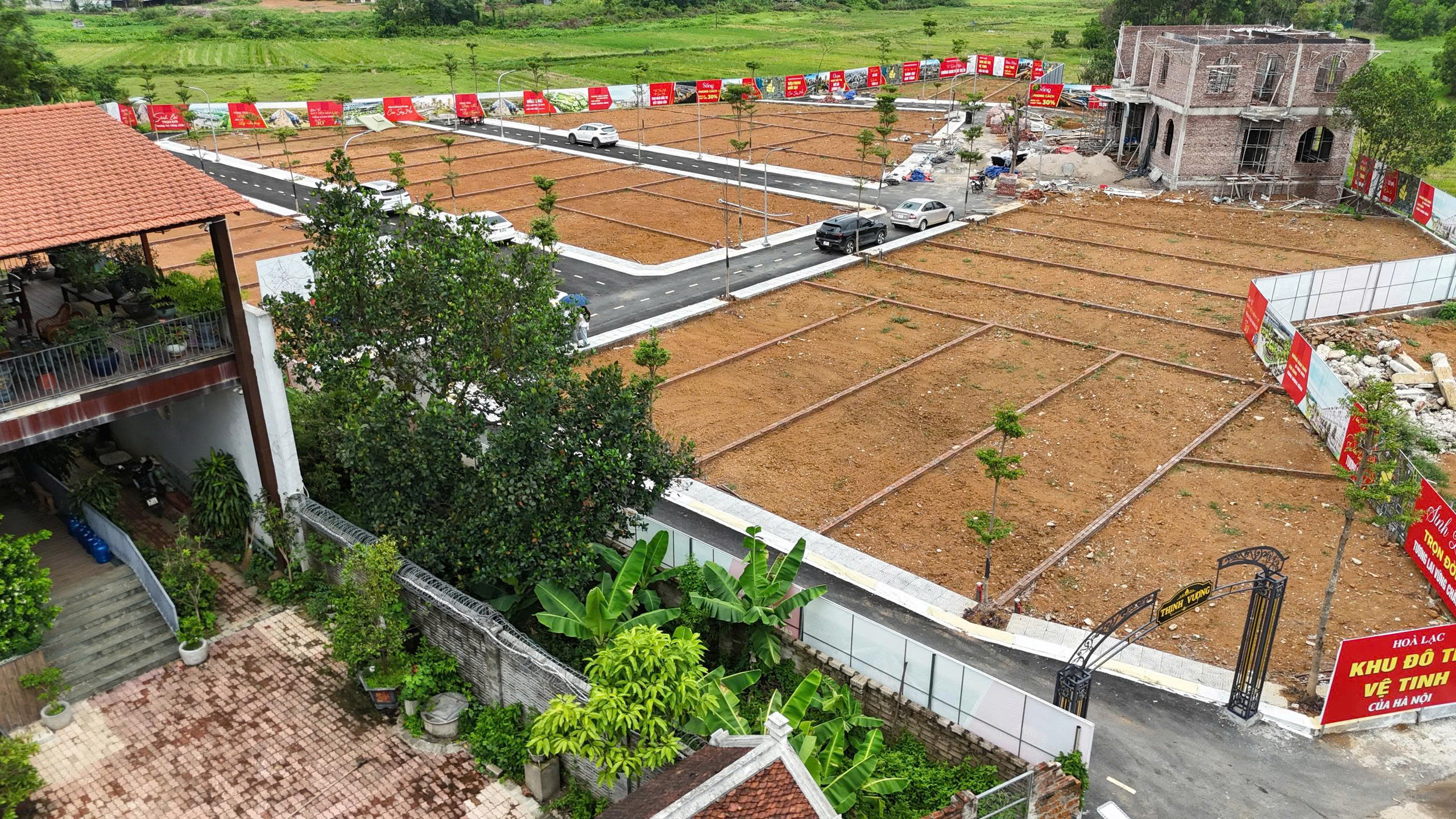 BÁN ĐẤT HOÀ LẠC