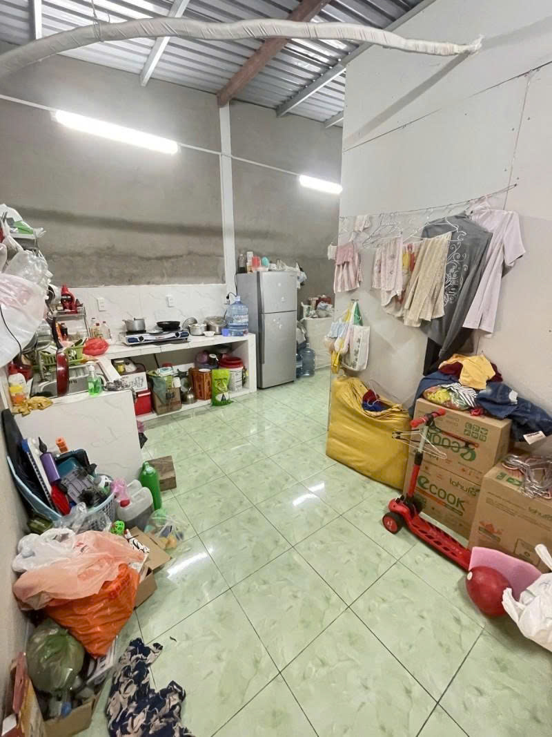Bán nhà Cấp 4, Mặt tiền Đông hưng Thuận 6 - Nguyễn Văn Quá, 4,7x33m, tiện xây, 9,6 Tỷ.