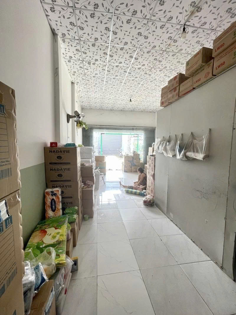Bán nhà Cấp 4, Mặt tiền Đông hưng Thuận 6 - Nguyễn Văn Quá, 4,7x33m, tiện xây, 9,6 Tỷ.