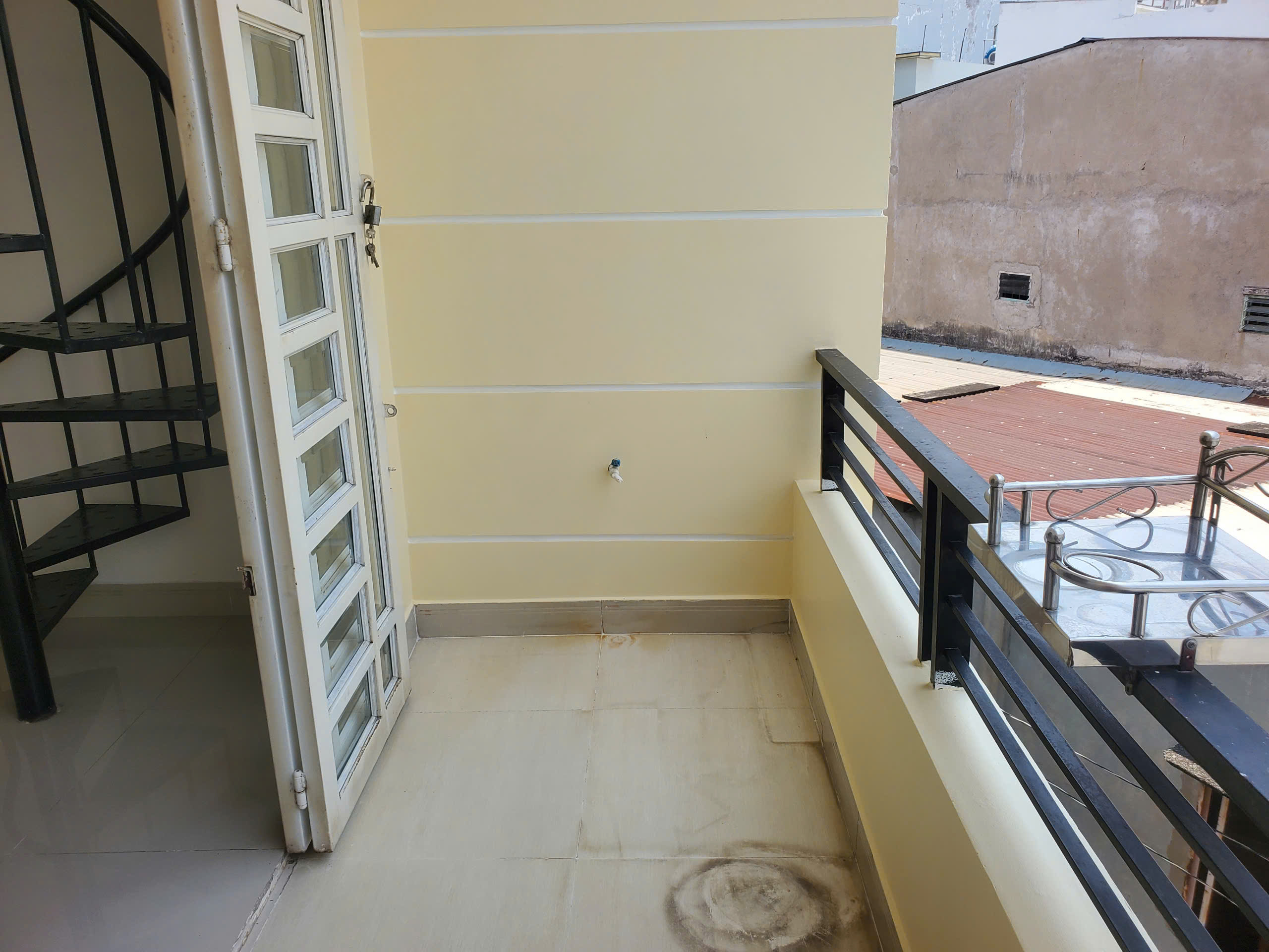Cho thuê nhà 222/4 Võ Thành Trang P11 QTân Bình 1 trệt 2 lầu-4