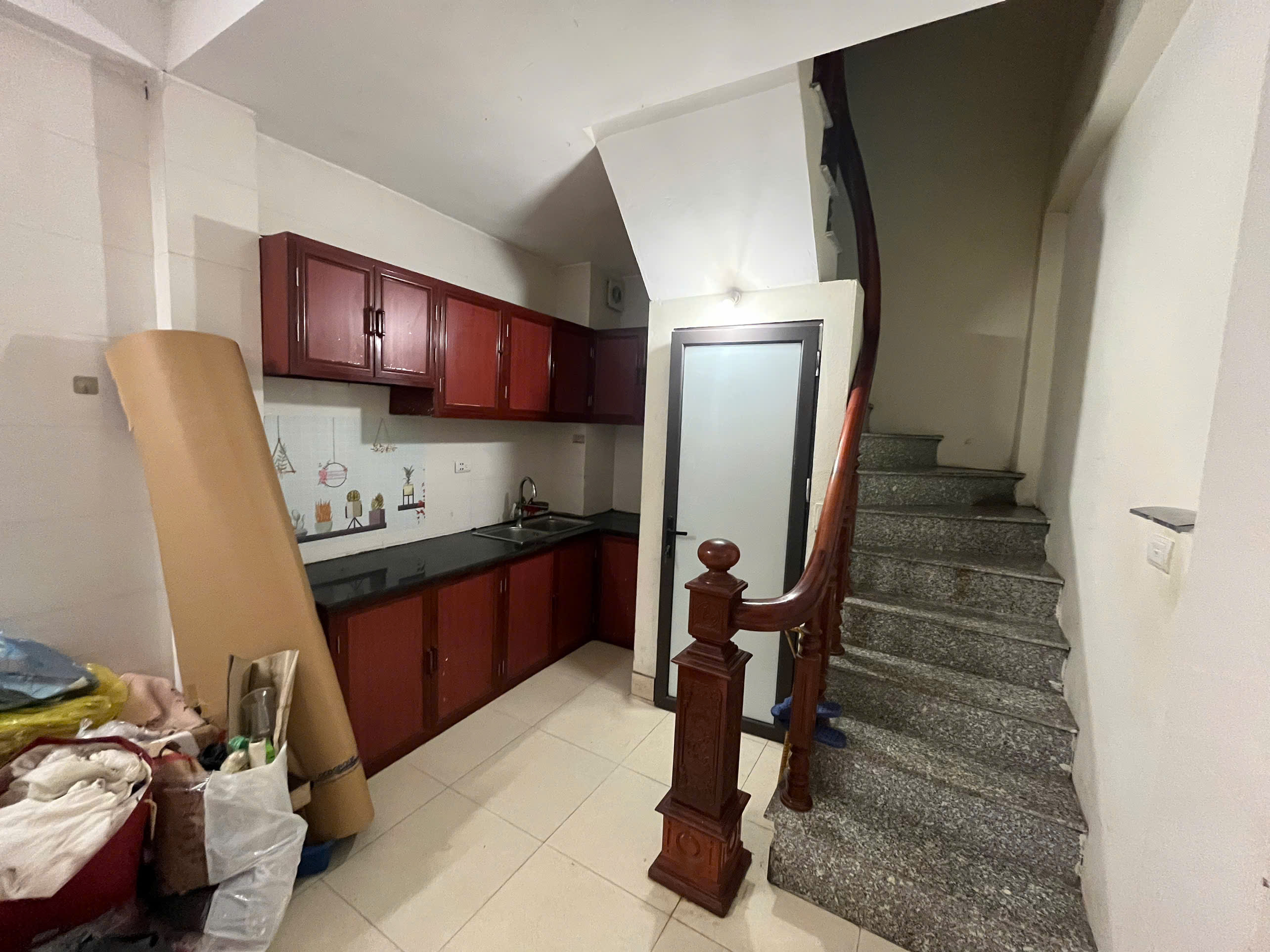 Mình đang cần bán nhà khung được xây chắc chắn lại từ năm 2018