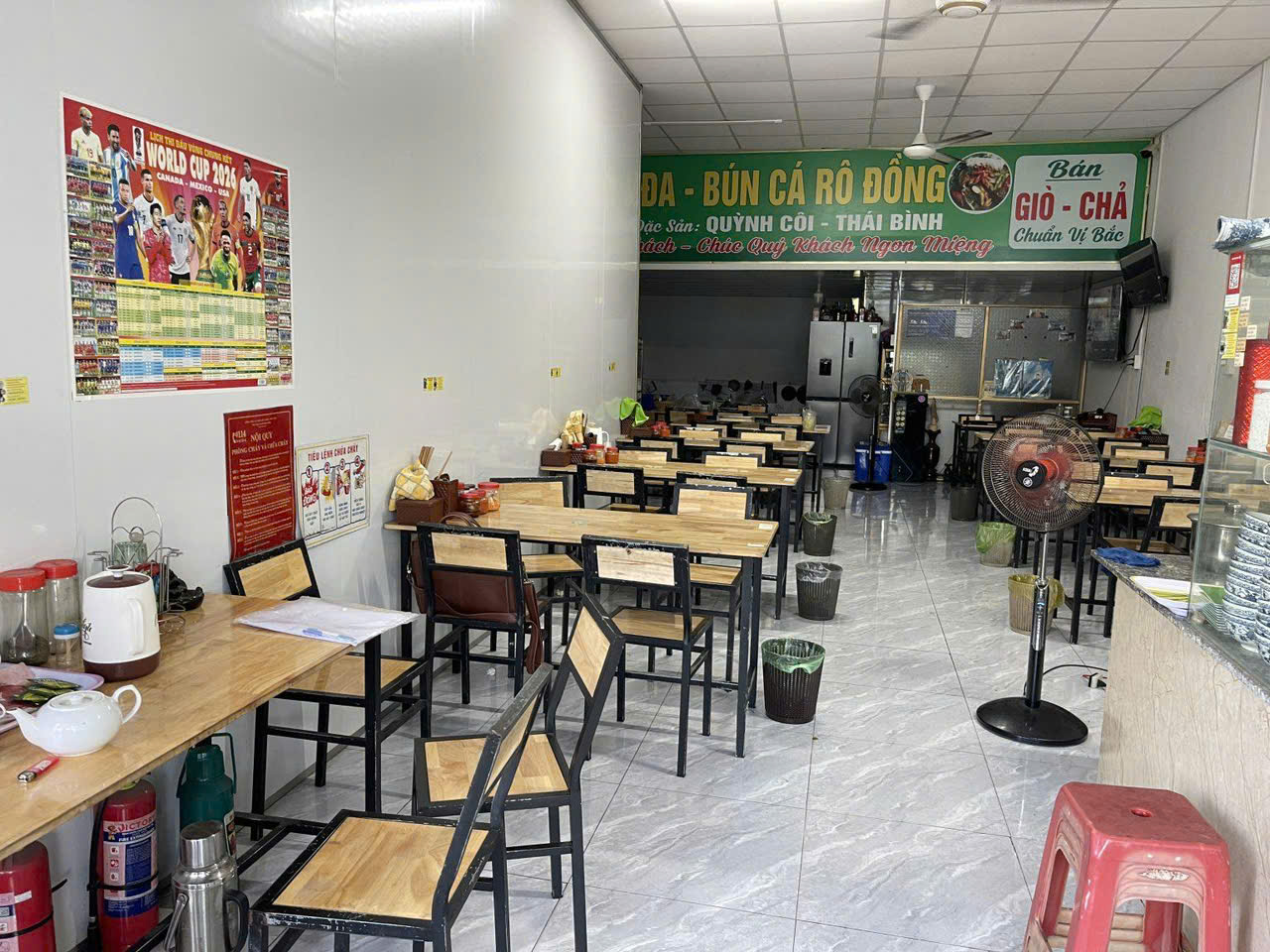 Quận 12 , CHỐT NHANH, NHƯỢNG QUÁN ĂN MB DTSD : 9m x 20m , GIÁ SANG CHỈ : 148 tr , MB giá thuê chỉ trả : 6 - 8 tr / tháng, Tel : 0932610287 ( chính chủ )