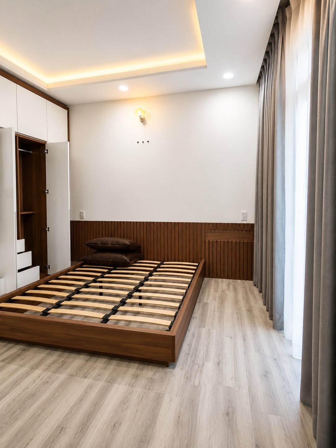NGAY ĐHCT - HXH THÔNG - NHÀ ĐẸP 3 TẦNG 70M NGANG 5 CHỈ 7.2-4