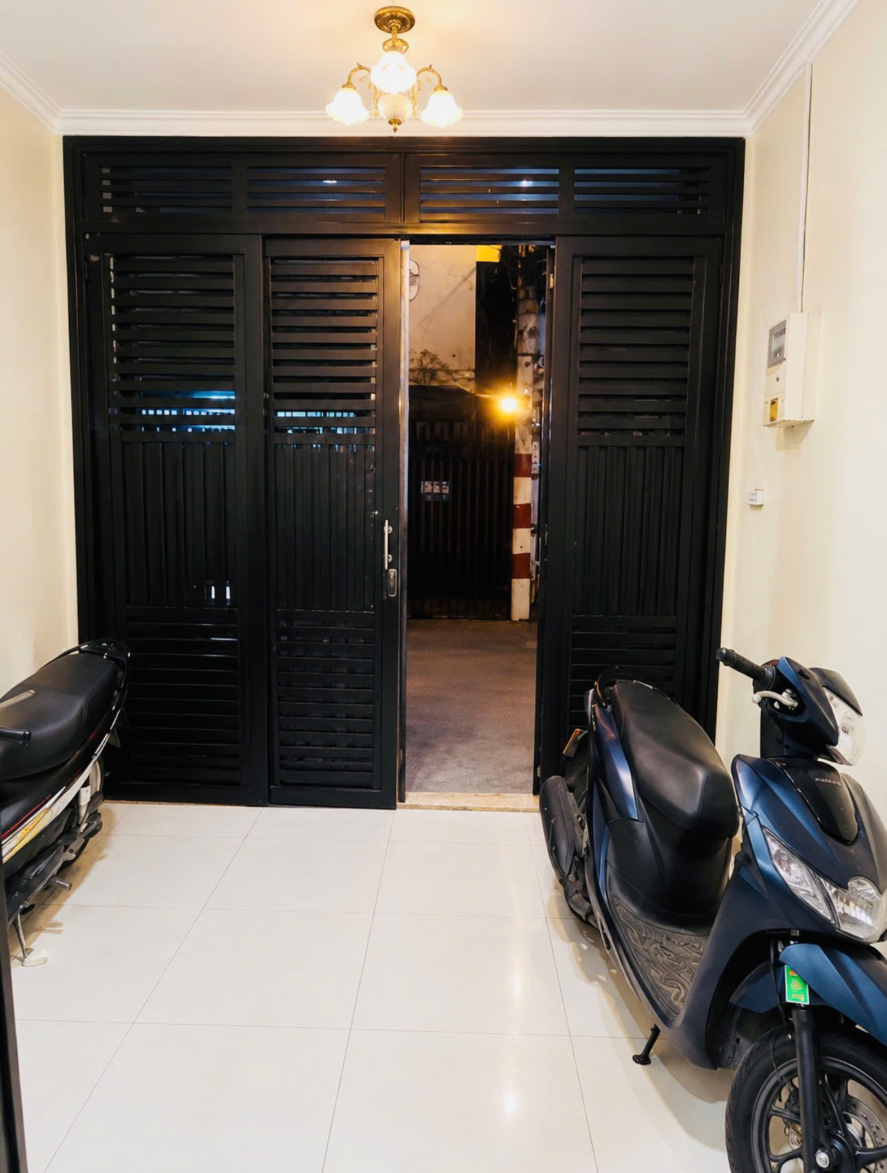 NHÀ ĐẸP KHU BẮC HẢI - HXH 6M GẦN MẶT TIỀN CMT8 - 4 TẦNG BTCT - GẦN 40M² - GIÁP QUẬN 3