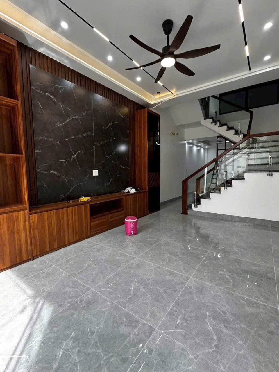 Bán nhà ngõ phố Hoàng Lộc, ph Lê Thanh Nghị, TP HD, 52m2, mt 4m, 3 ngủ, 3 vs, mt 4m, ngõ oto chỉ 3 