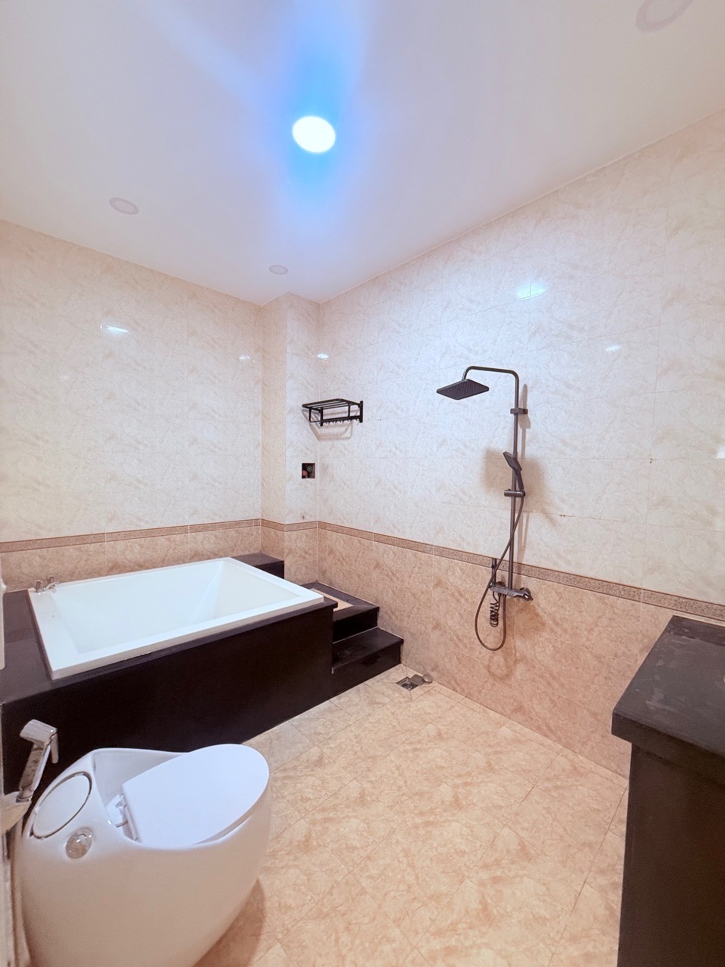 Chính chủ cần bán nhà HXH đường Nguyễn Hữu Tiến 40m2 với 6Ty hơn