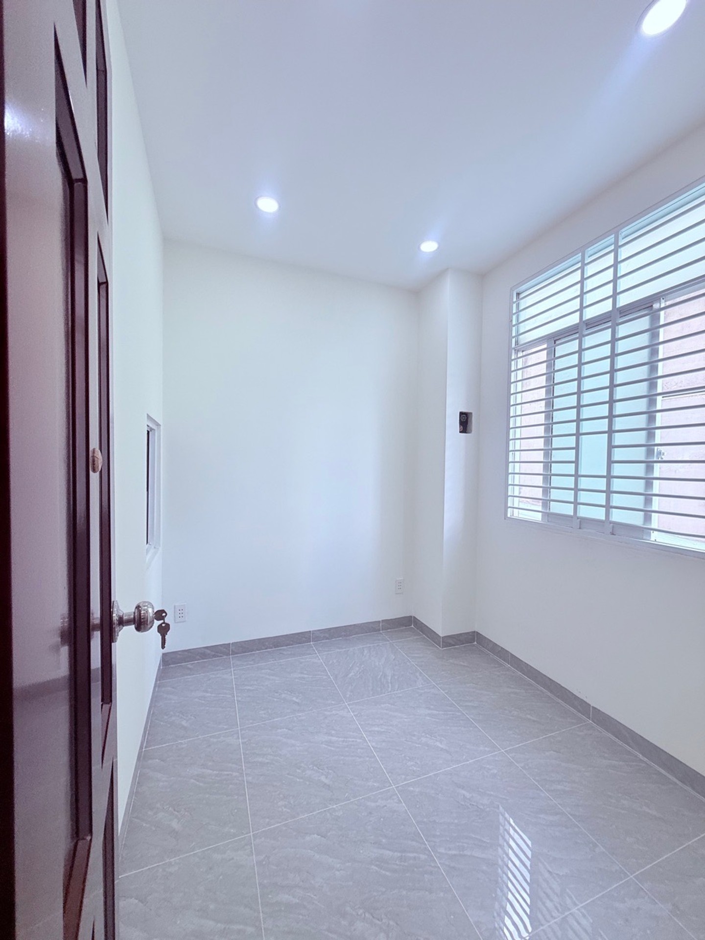 Chính chủ cần bán nhà HXH đường Nguyễn Hữu Tiến 40m2 với 6Ty hơn-4