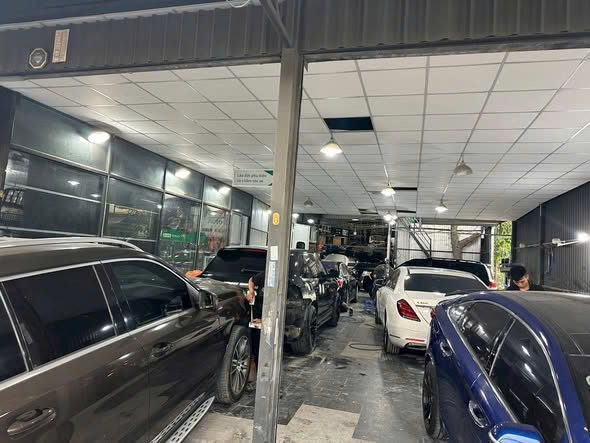 SANG NHƯỢNG XƯỞNG ĐỒNG SƠN Ô TÔ CHUYÊN XE CHÂU ÂU – MẶT TIỀN NGUYỄN VĂN QUỲ, QUẬN 7-3