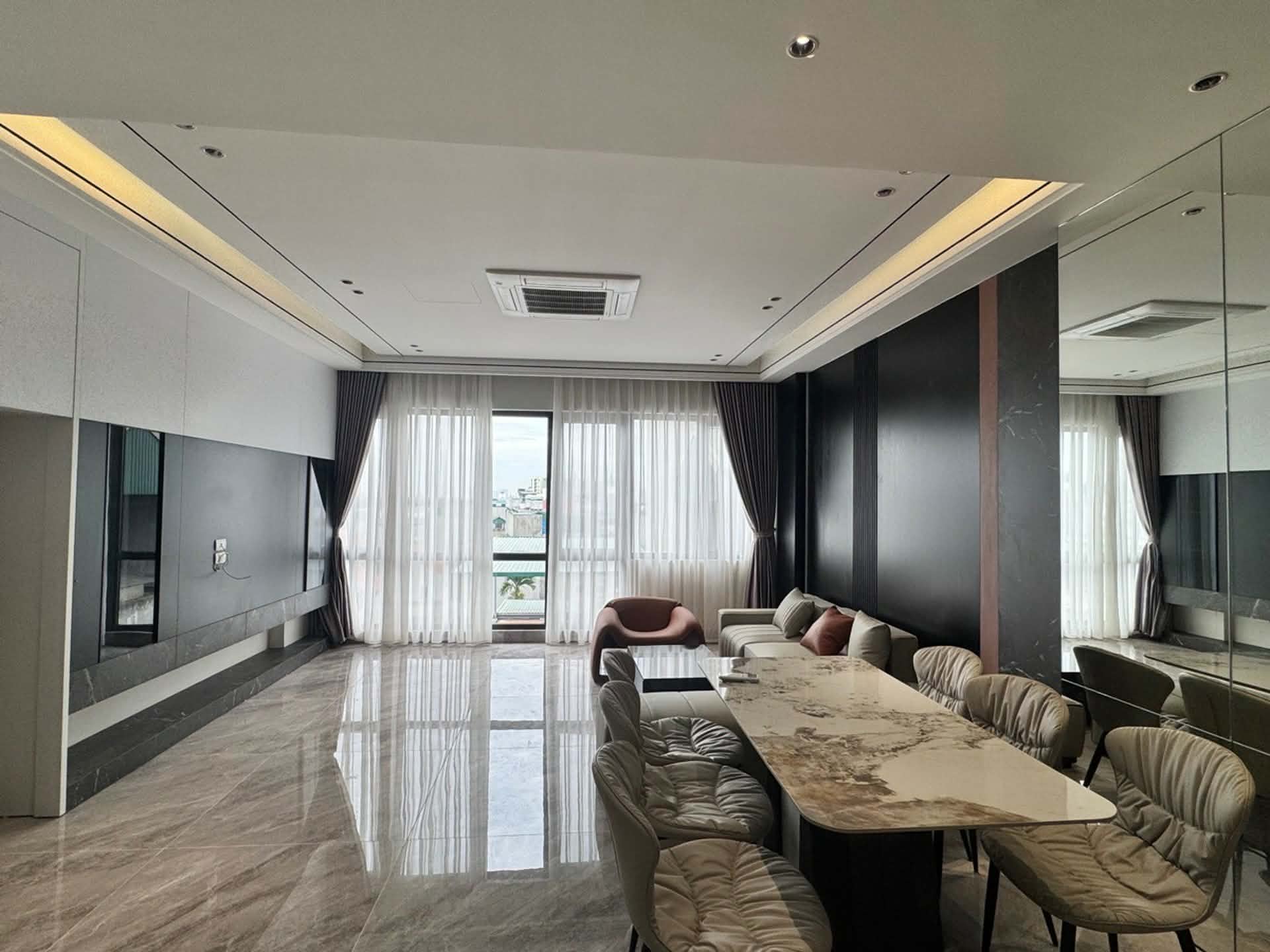 BÁN NHÀ THẠCH BÀN 50M2- 7 TẦNG THANG MÁY- GARA Ô TÔ- NHỈNH 12 TỶ