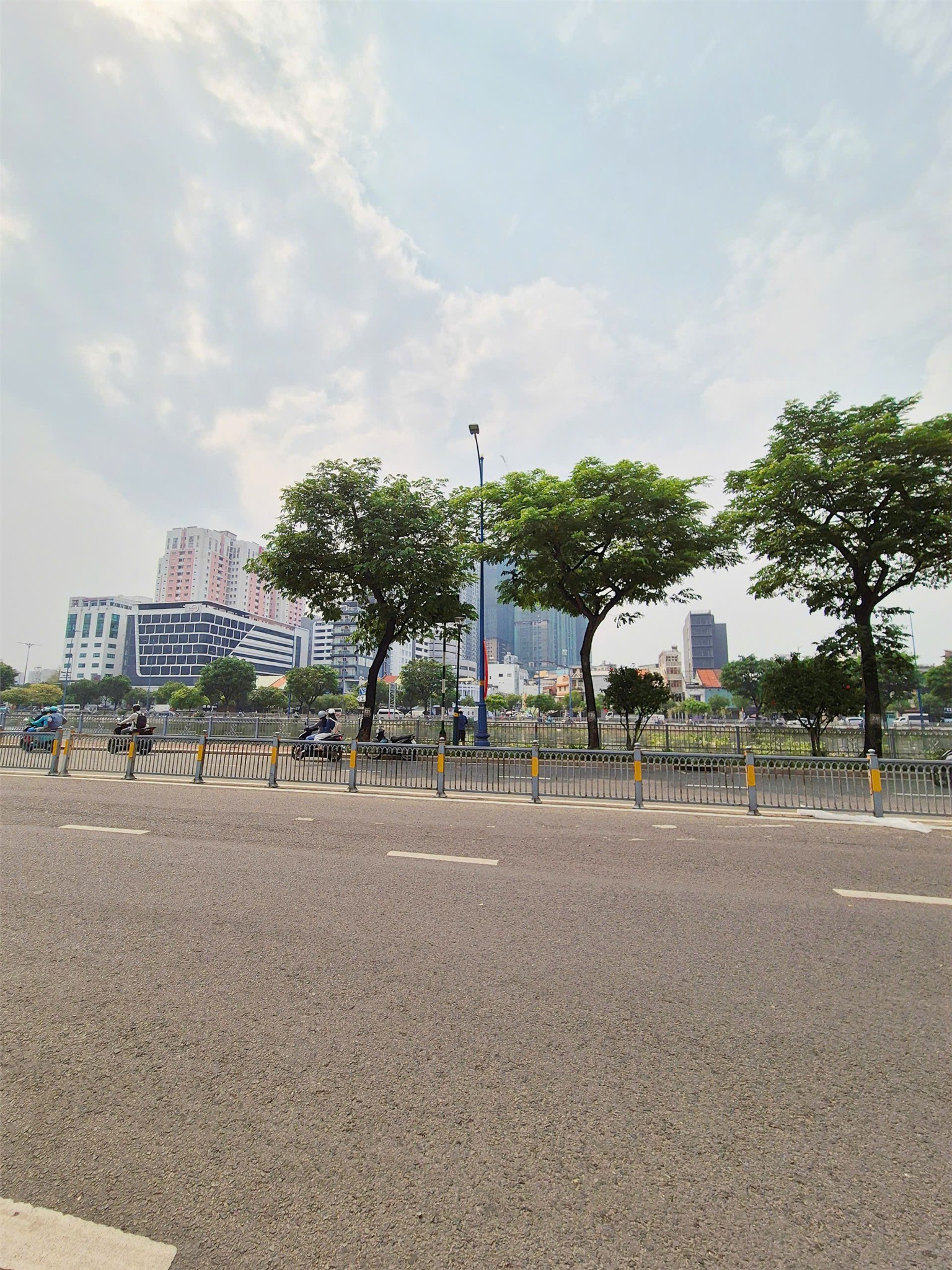 🏡 Ngộp bank Nhà MT Bến Vân Đồn Quận 4 view sông đối diện Quận 1-3