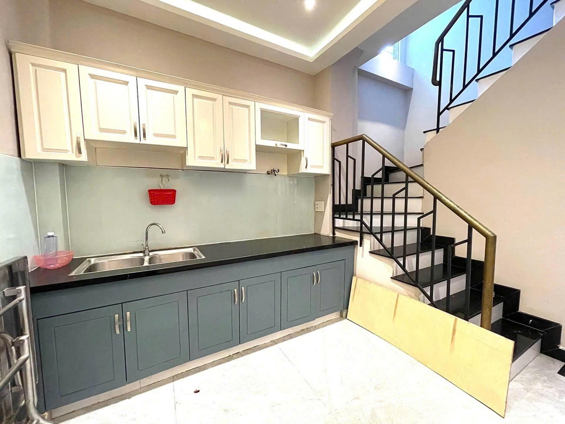 Bán nhà hẻm 10m Trần Quốc Hoàn, phường 4, Tân Bình (4*15) dòng tiền