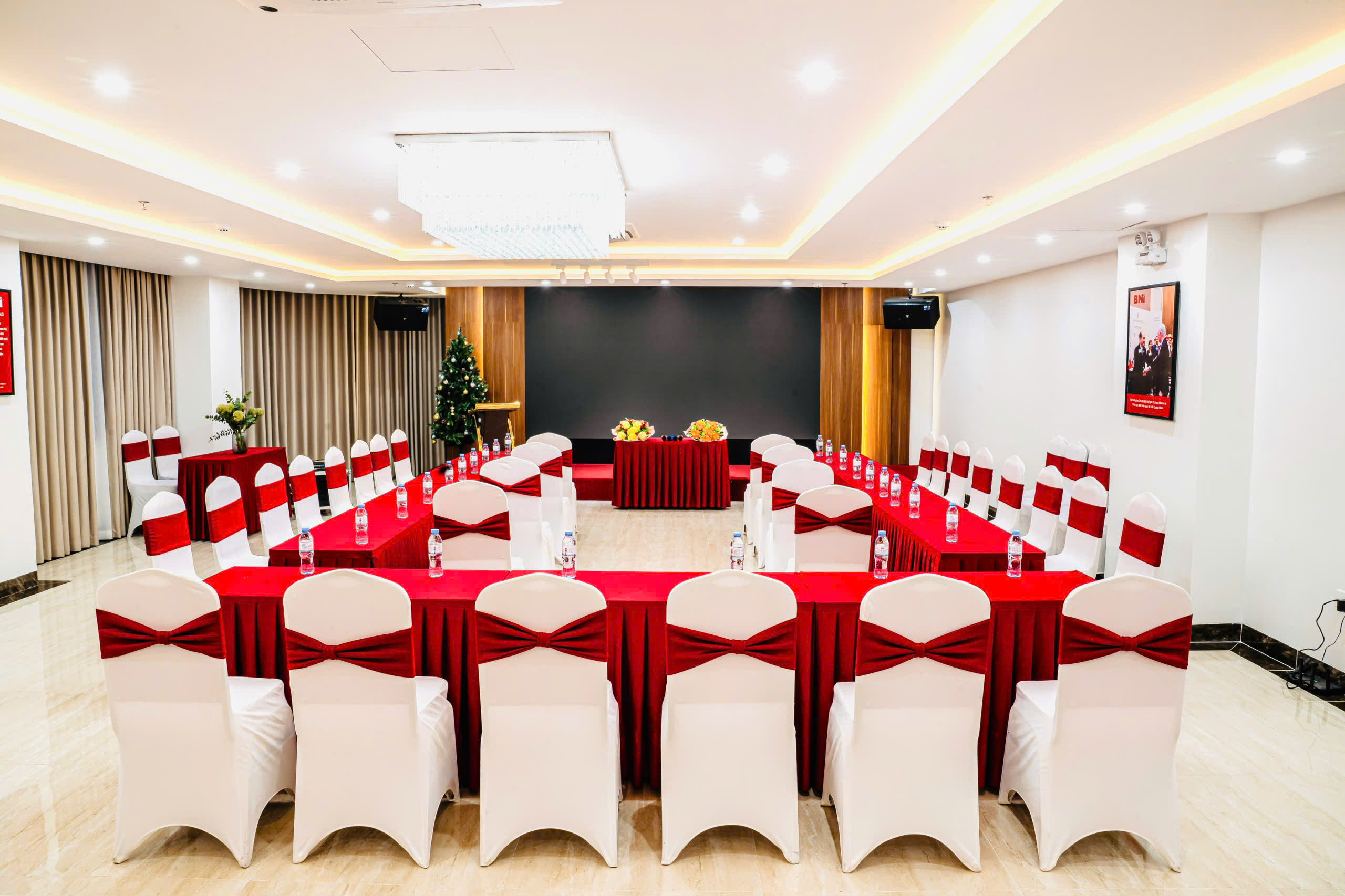 CHÍNH CHỦ CHO THUÊ SÀN VĂN PHÒNG CAO CẤP TẠI YÊN XÁ – HÀ ĐÔNG  TÒA NHÀ 11 TẦNG MỚI 100%  VỊ TRÍ ĐẮC ĐỊA