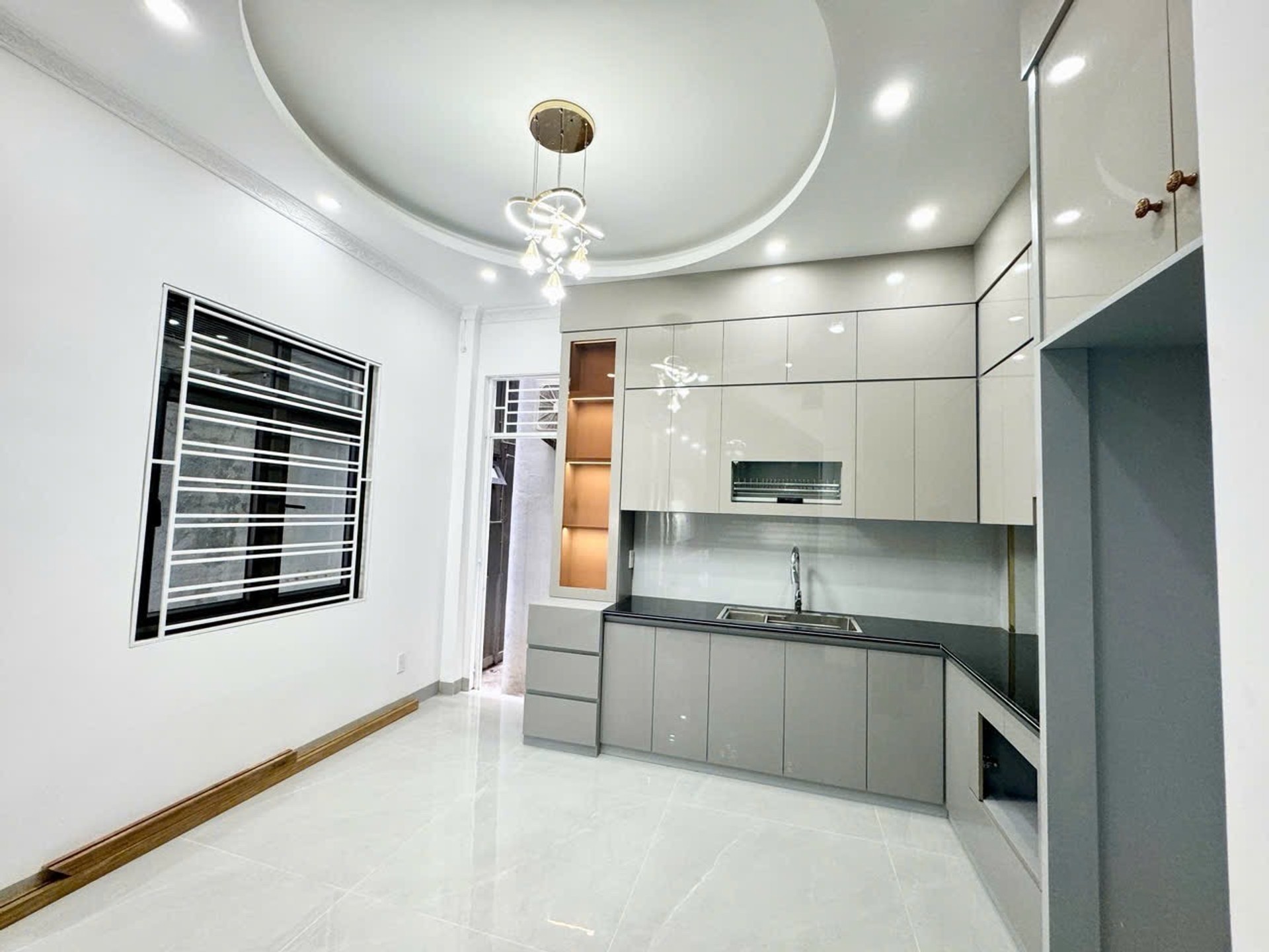 Nhà mới khu phân lô Đằng Hải - Trần Hoàn, 4,5 tầng, thiết kế sẵn thang máy.