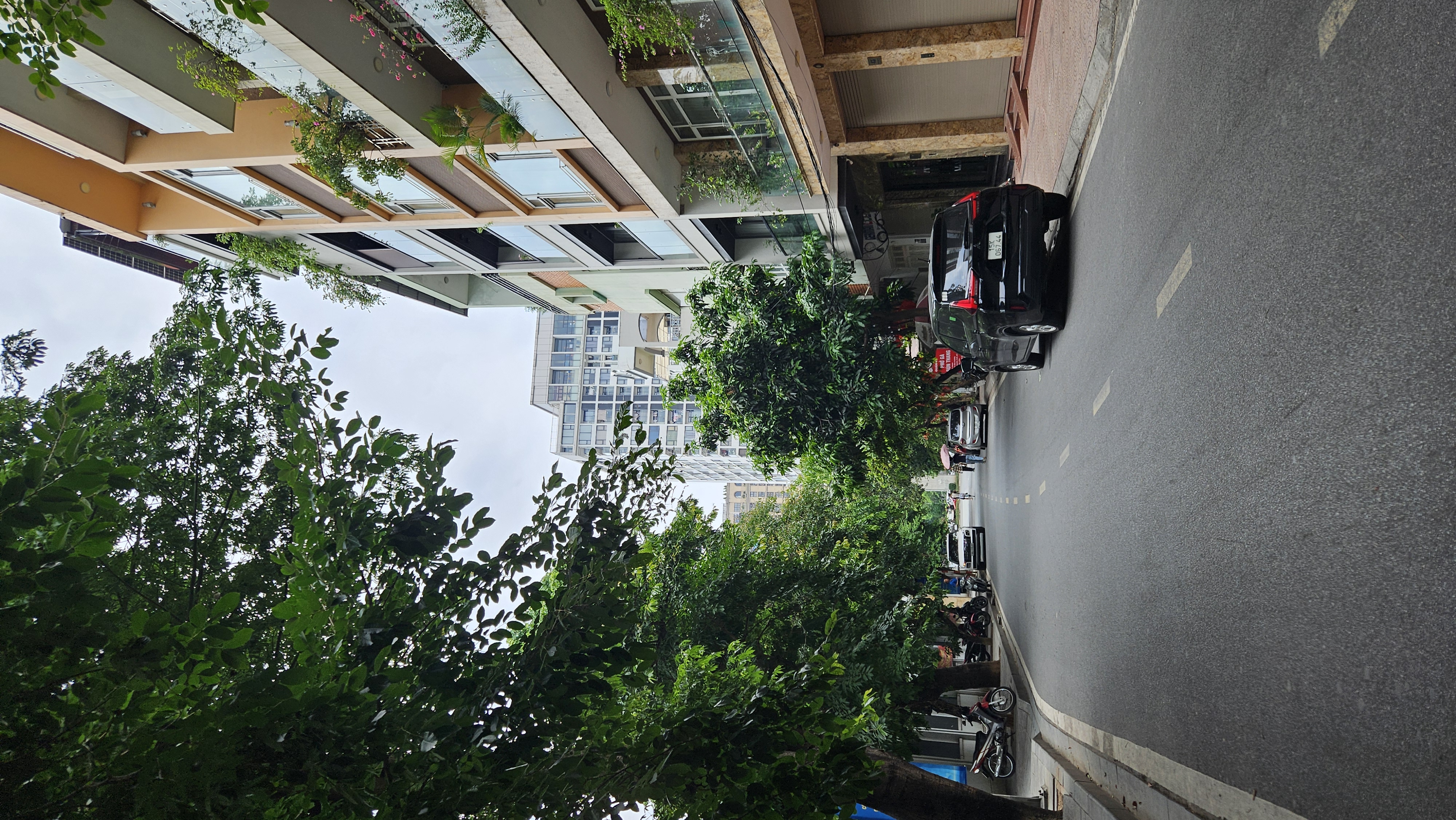 NHỈNH 20 TỈ - NHÀ HOÀNG CẦU SẴN 6 TẦNG - NGÕ THÔNG Ô TÔ
