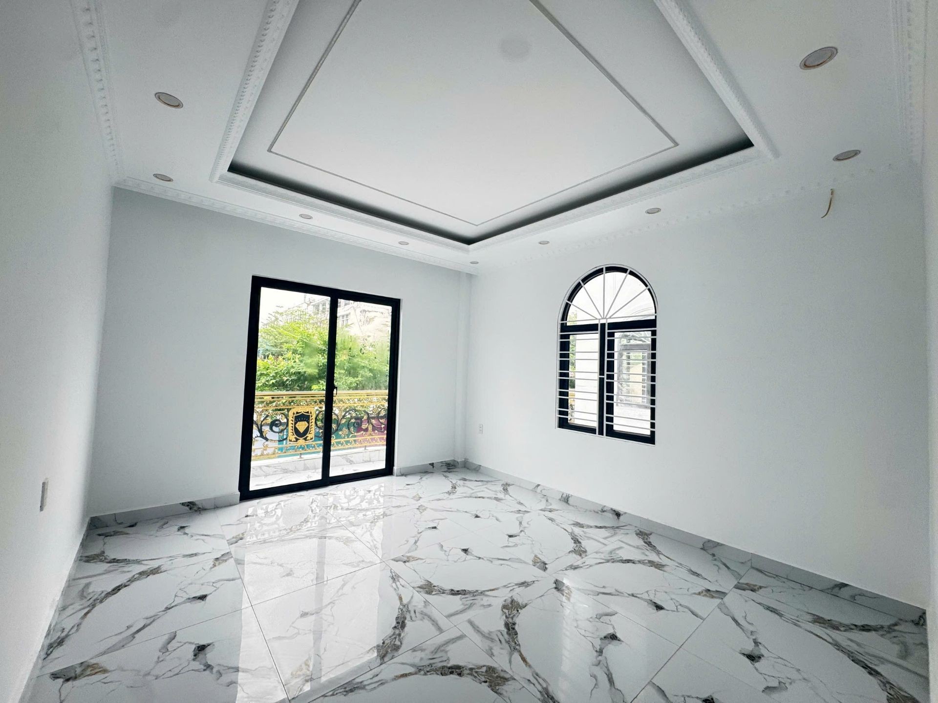 Siêu phẩm phố Hùng Vương - Hồng Bàng, nhà mới 3,5 tầng, gara ô tô riêng.