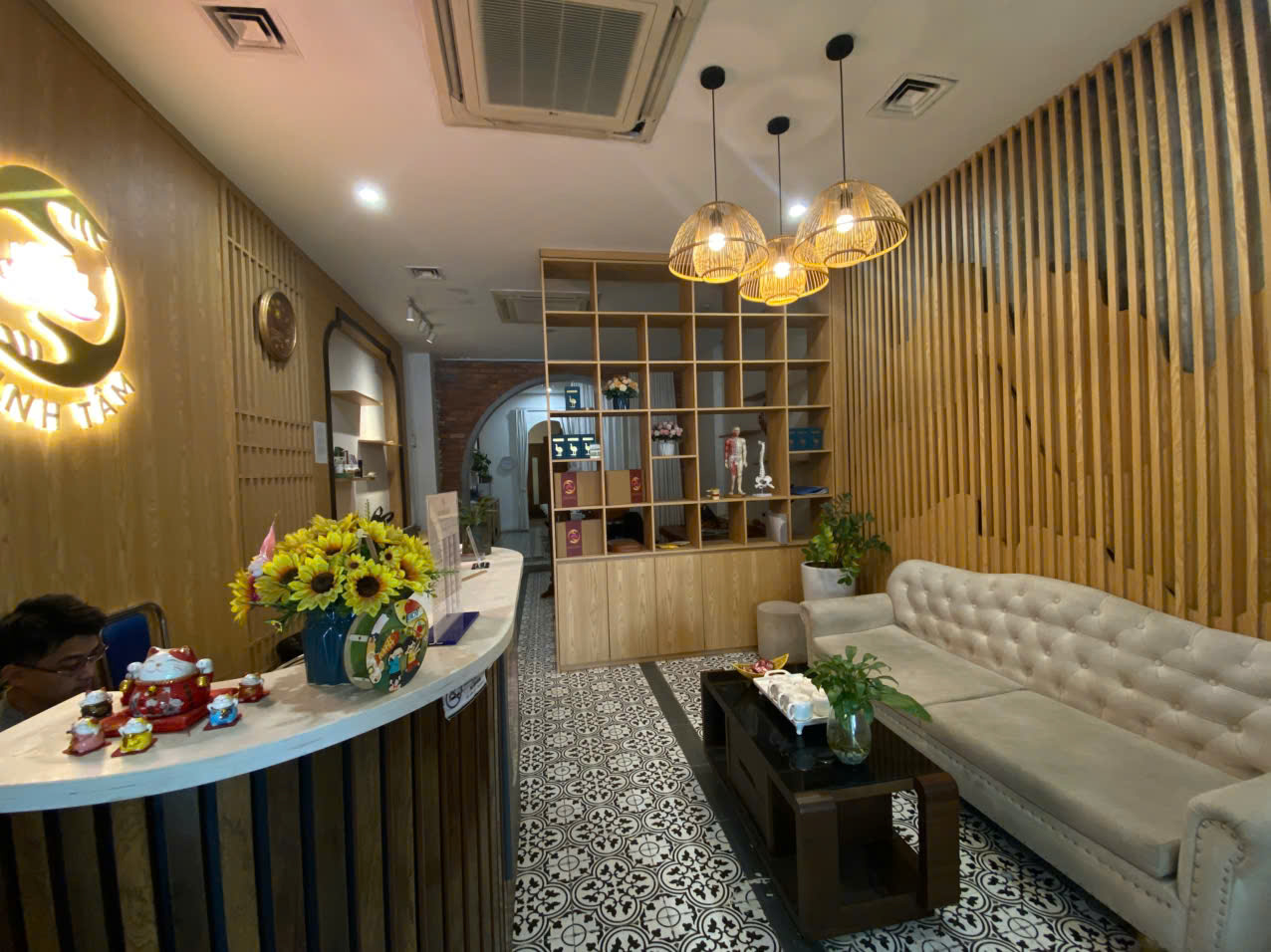 Bán nhà phố Hoàng Sâm, ô tô tránh dừng đỗ, 60m, chỉ 24.5 tỷ