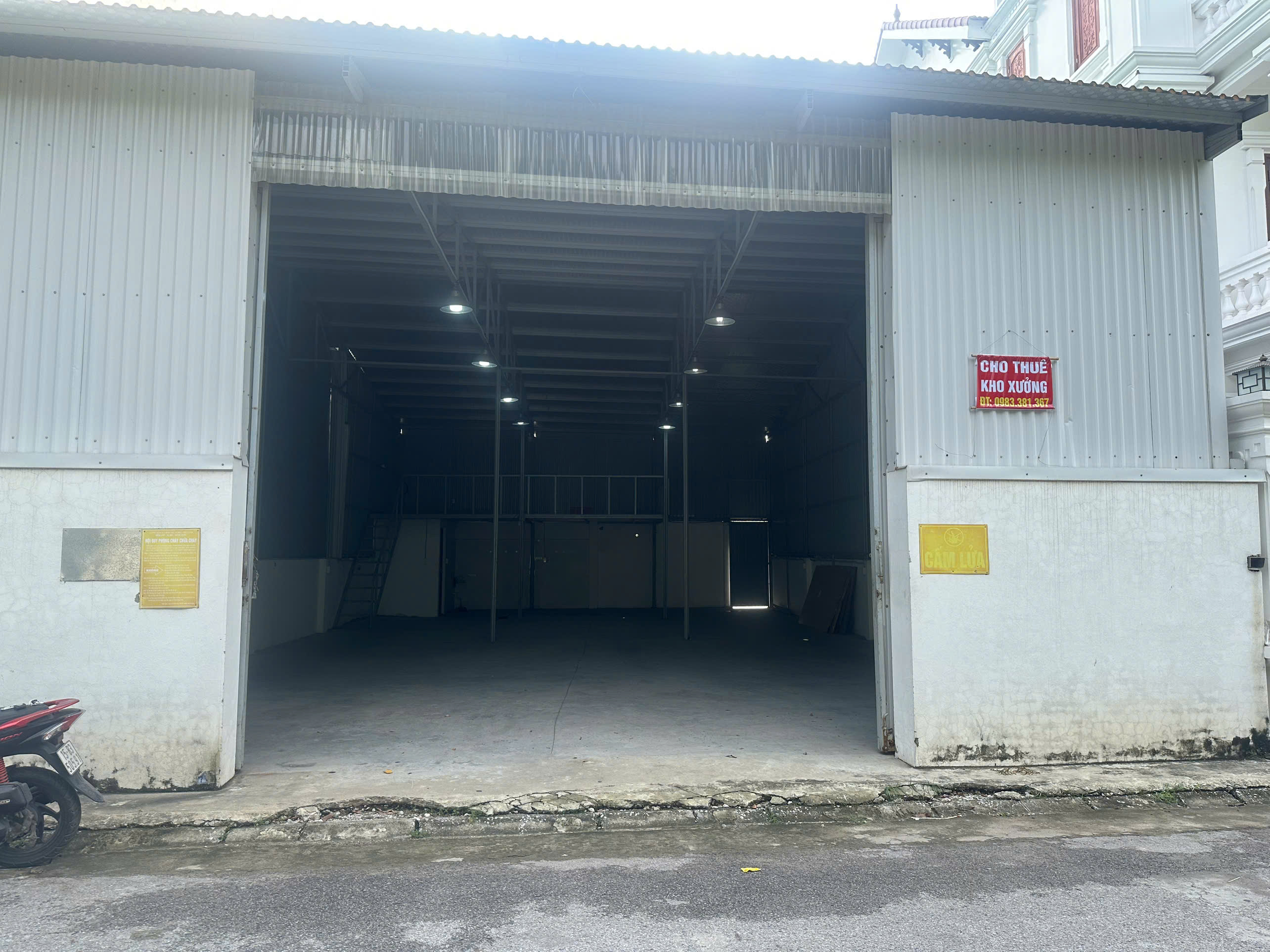 CHO THUÊ NHÀ KHO / NHÀ XƯỞNG MỚI 100% - HẢI AN, HẢI PHÒNG Vị trí đẹp – Đường rộng – Xe tải ra vào thoải mái!