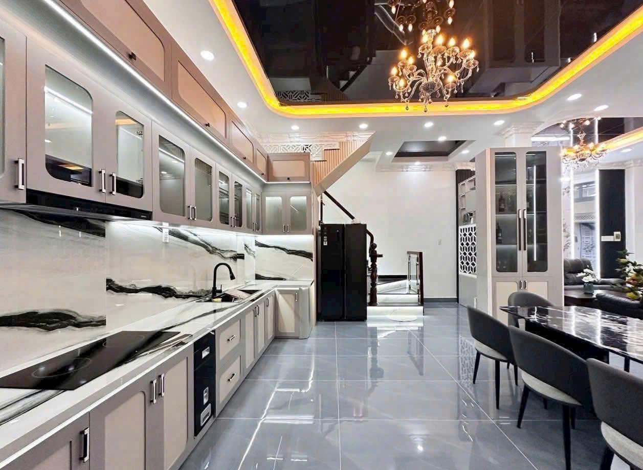 NHÀ GÓC 2 MẶT TIỀN, HẺM XE HƠI HUỲNH TẤN PHÁT, 7.5X12M, 8.45 TỶ, FULL NỘI THẤT