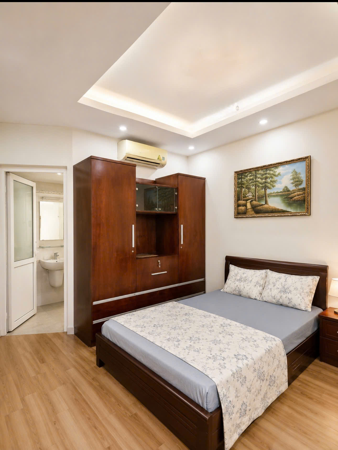 Nhà đẹp Tân Bình 5 tầng ngang 11m - HXH tránh - Cách Mạng Tháng 8-4