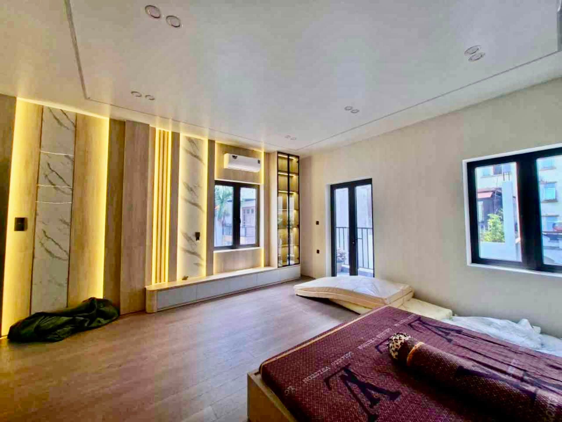 Hiếm có tại Nguyễn Văn Cừ – Long Biên- gần 100m2 chỉ nhỉnh 15 tỏi , 7 tầng-4