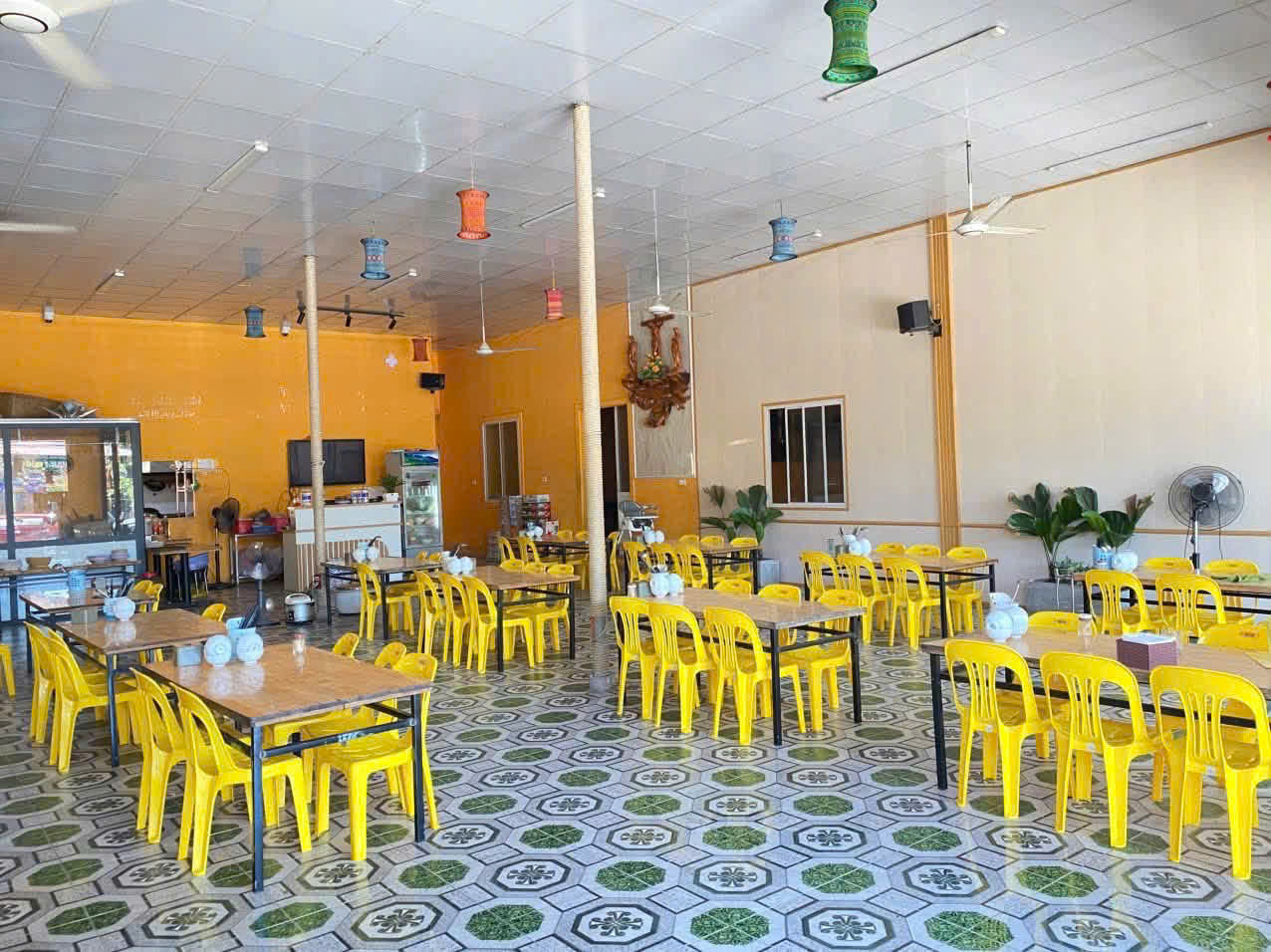 CHÍNH CHỦ CẦN SANG NHƯỢNG QUÁN – VÀO LÀ KINH DOANH NGAY Địa chỉ: Số 88 Nguyễn Sơn, TP. Vinh Nghệ An