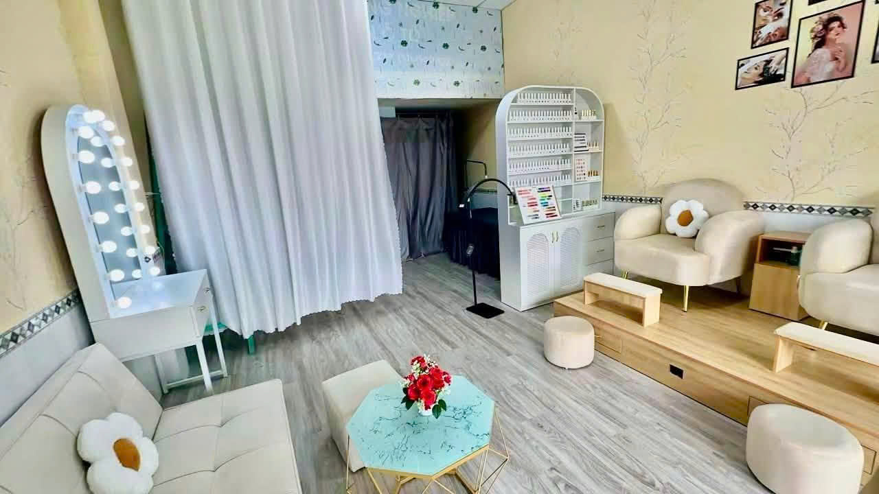 SANG TIỆM NAIL..Mi..gọi Đầu..Khu vực bình dương cũ Giá sang 30tr nhanh gọn