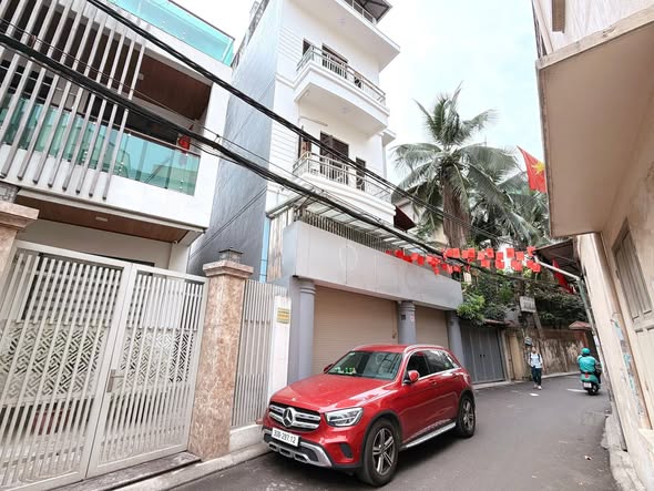Bán nhà Đức Giang Long Biên 10 tỷ 60m Sổ đỏ,ô tô đỗ cửa