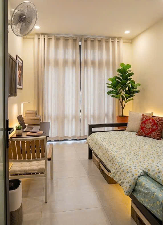 Nhà đẹp hẻm Ô tô Cách Mạng Tháng 8, QUẬN TÂN BÌNH, 4 tầng, giá 7.9 tỷ