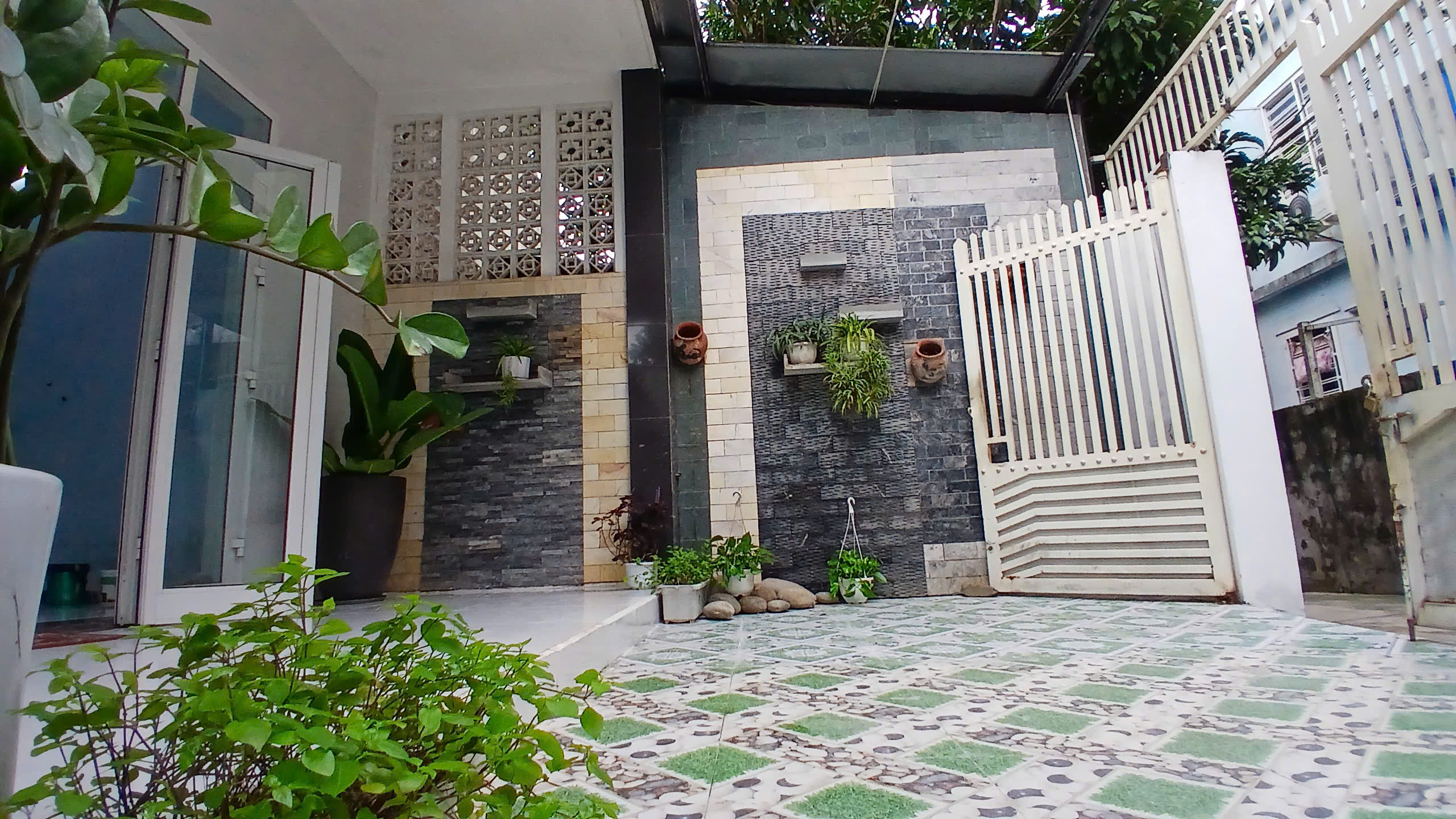 ♥ Thẳng 25m ra MT Trần Xuân Lê, 135m2, ngang 6m, vuông, sân rộng thoáng mát mẻ, 4.x tỷ