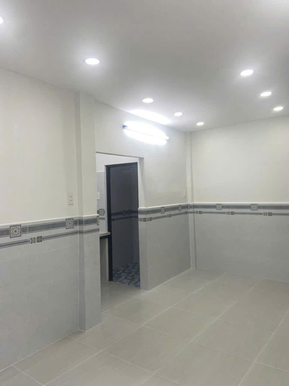 Bán nhà tôn đản q4 nhà mới đúc bê tông 
Diện tích đất 23.5 m2 có 3 đ-2