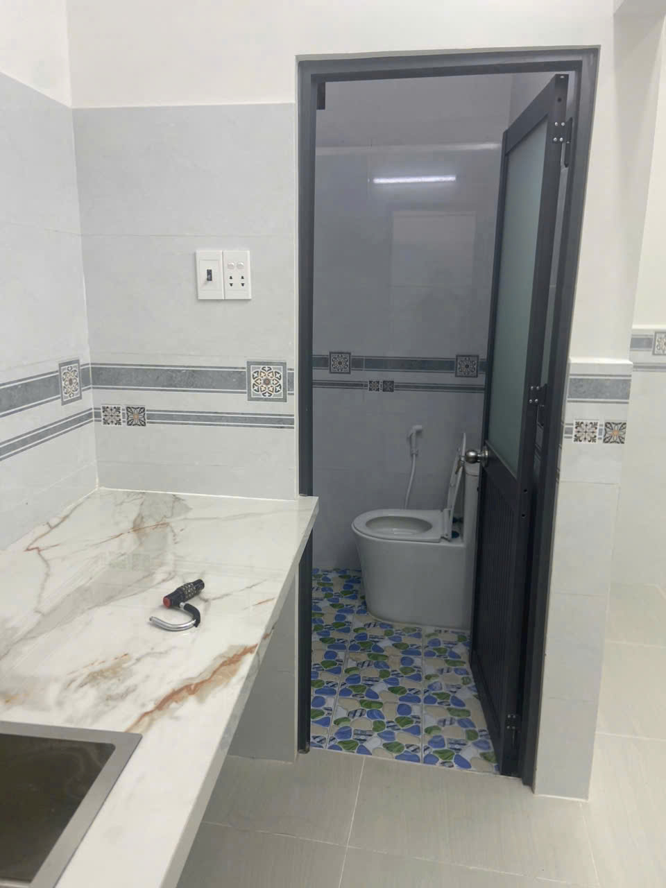 Bán nhà tôn đản q4 nhà mới đúc bê tông 
Diện tích đất 23.5 m2 có 3 đ-3