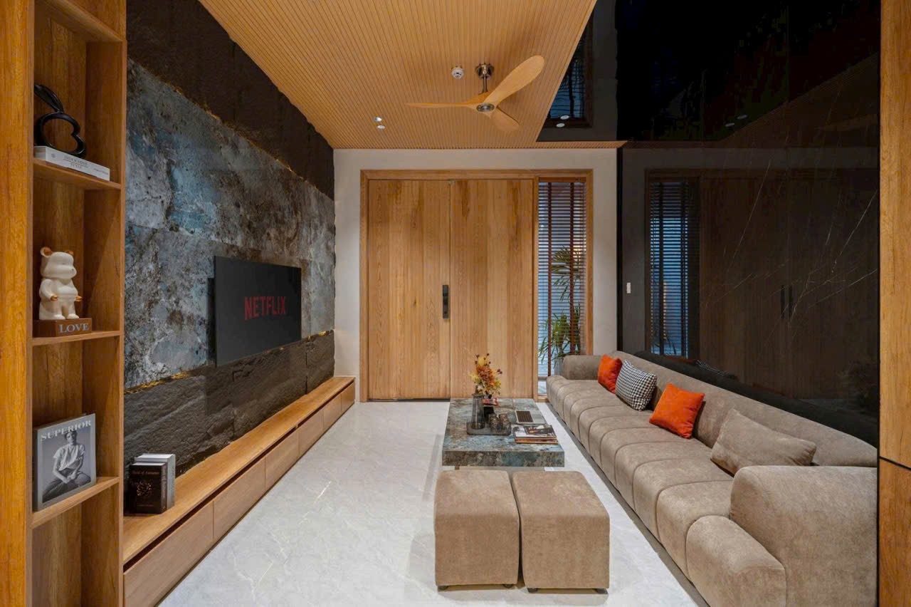 ĐẦU TƯ LÀ SINH LỜI - Bán VILLA Sát Nguyễn Văn Thoại - Ngay Biển Mỹ Khê - CÓ THANG MÁY HỒ BƠI