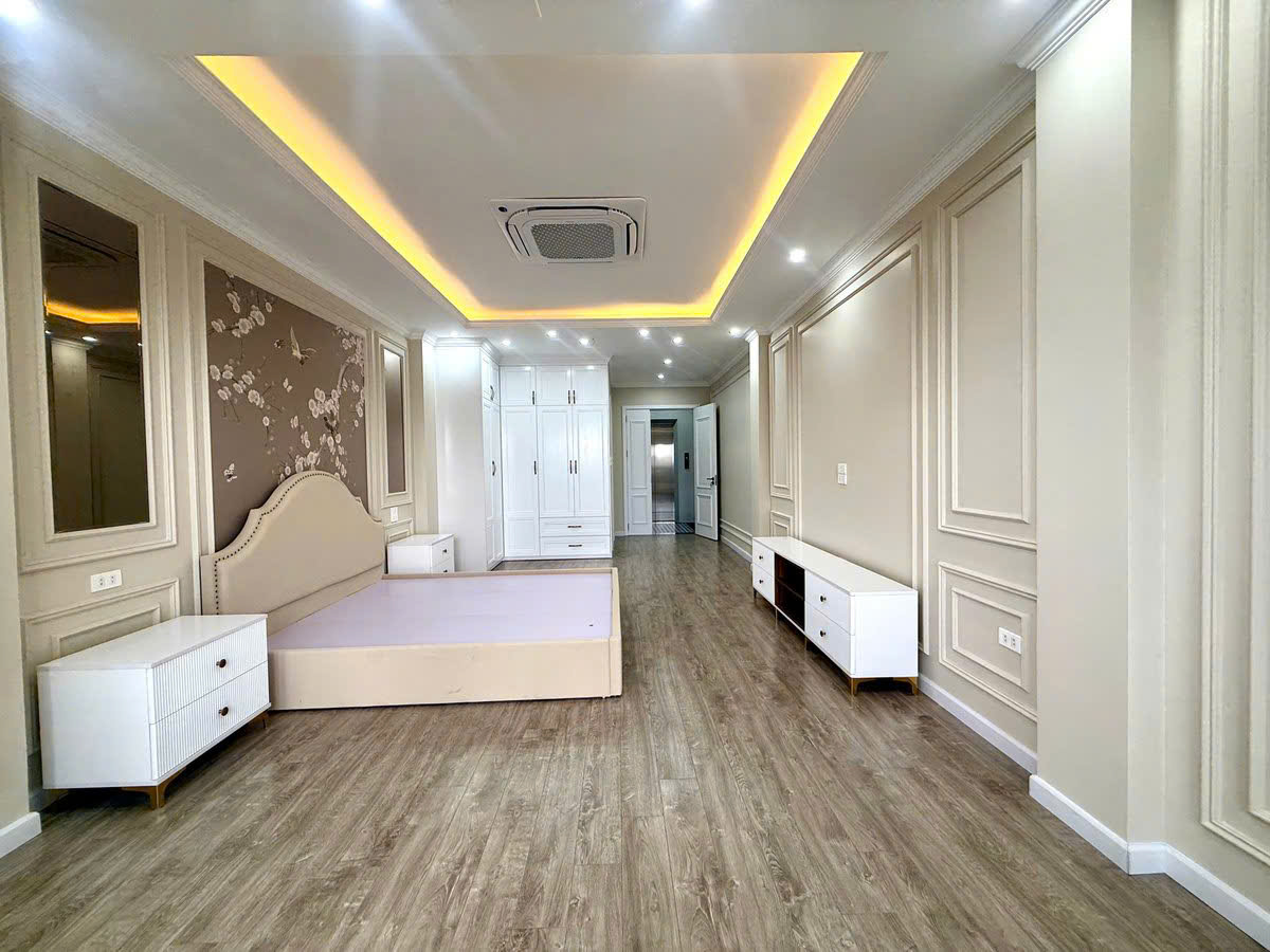 Vip!Nhà mặt ngõ Thạch Bàn,55M,MT 5.5M, thang máy full NT,gara ô tô,Full NT,hơn 11 tỷ